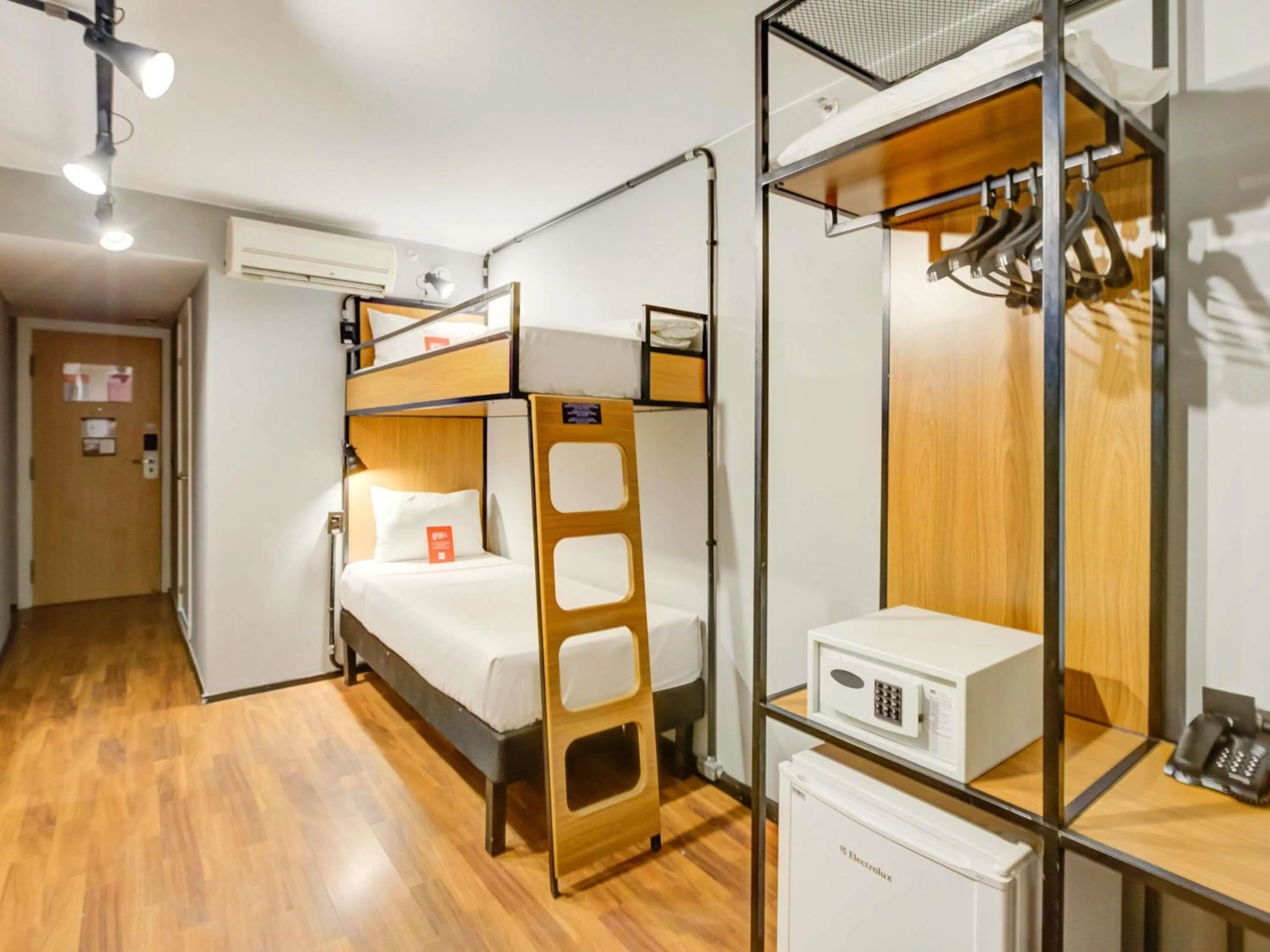 Bedroom, Bed in ibis Copacabana Posto 2