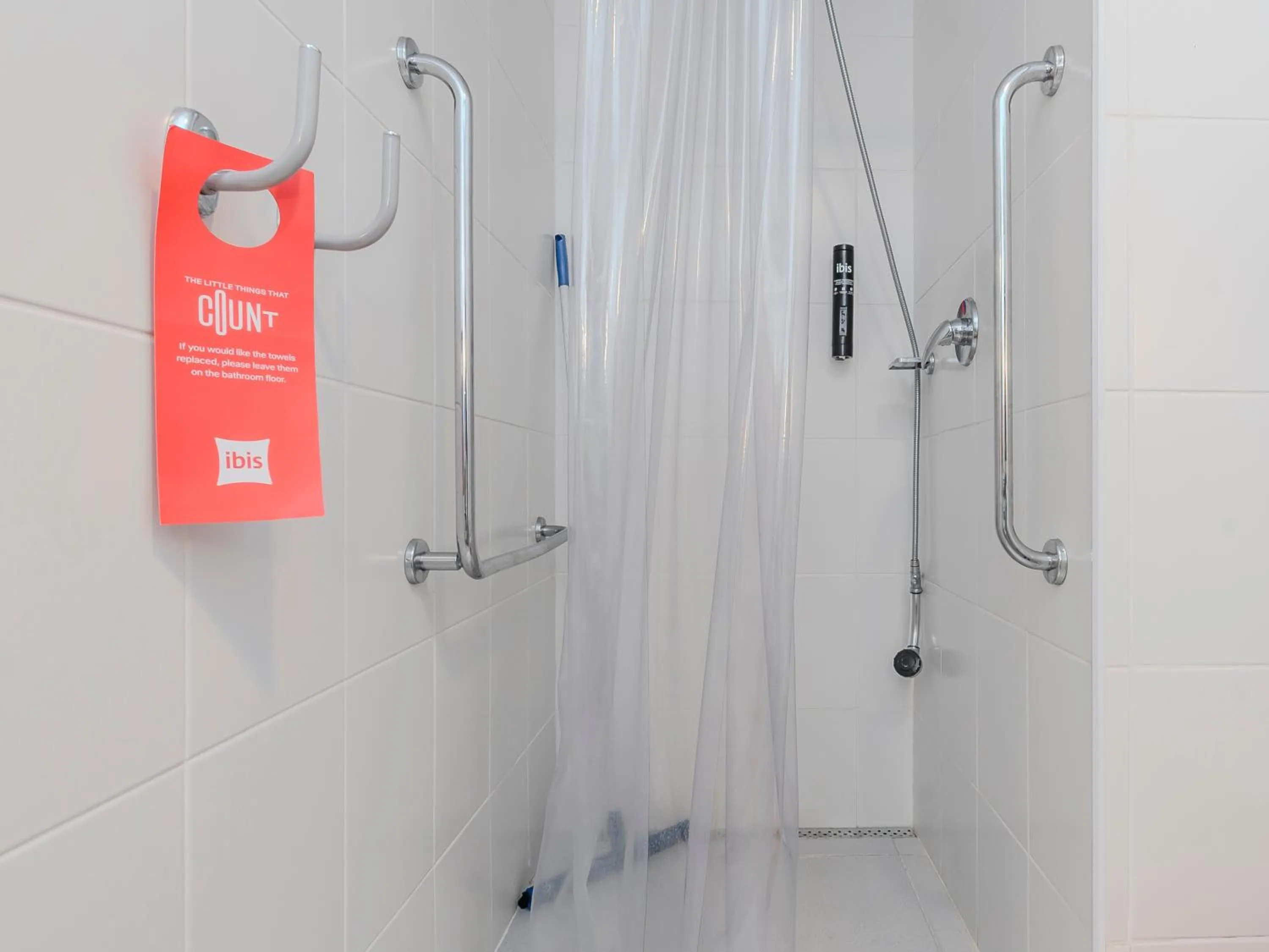 Shower in Ibis Foz do Iguaçu