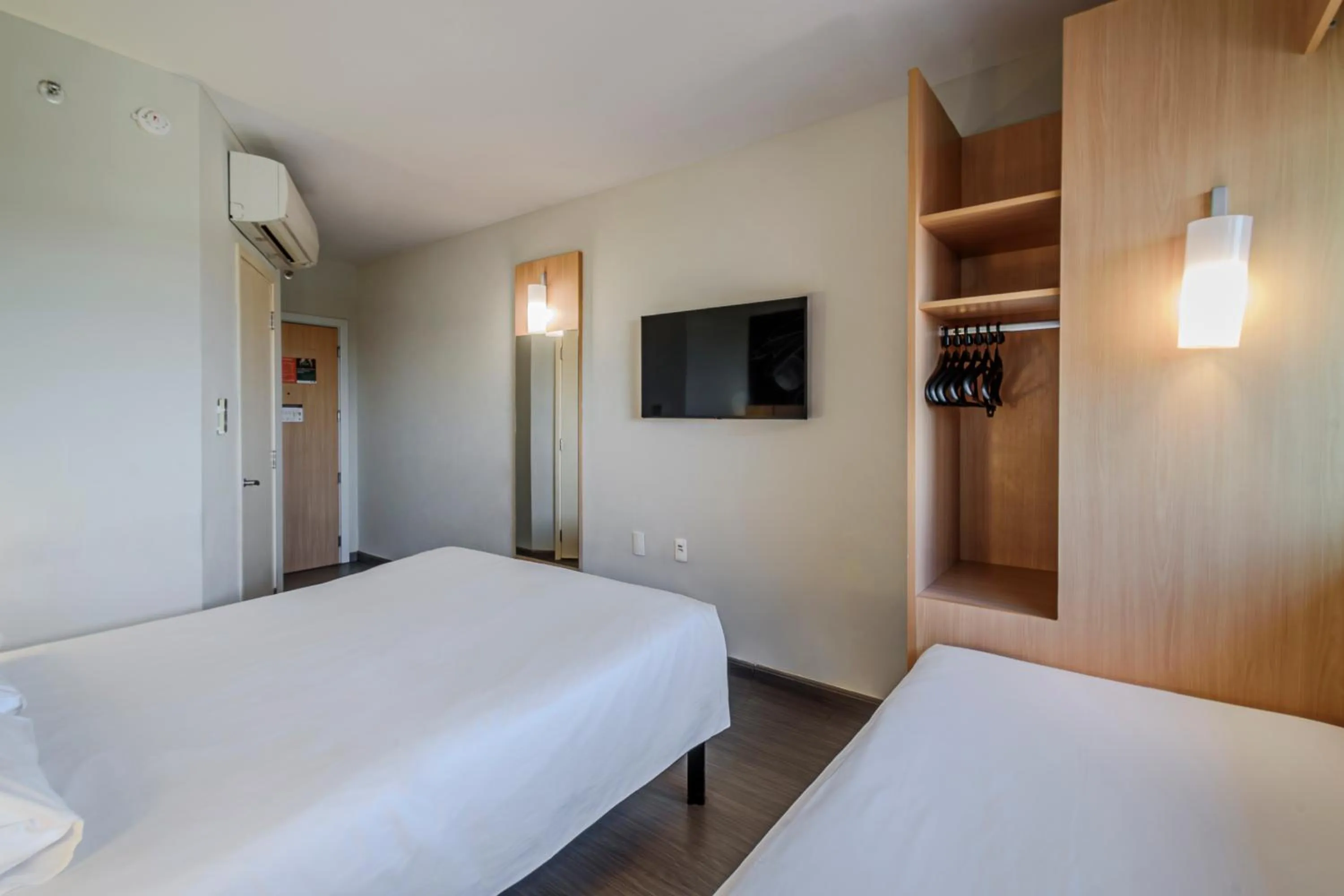 Bedroom, Bed in Ibis Foz do Iguaçu