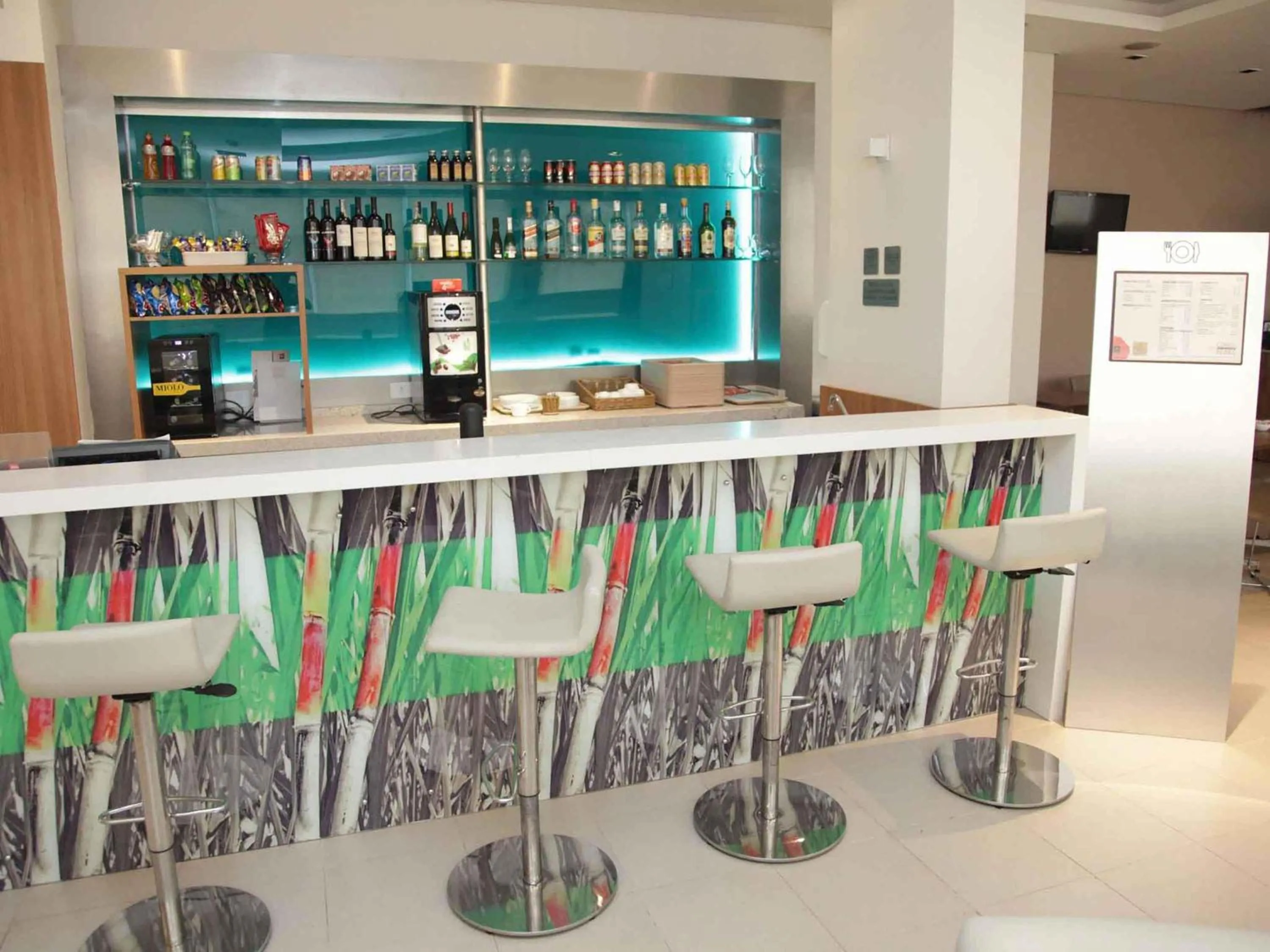 Lounge or bar in Ibis Sertaozinho