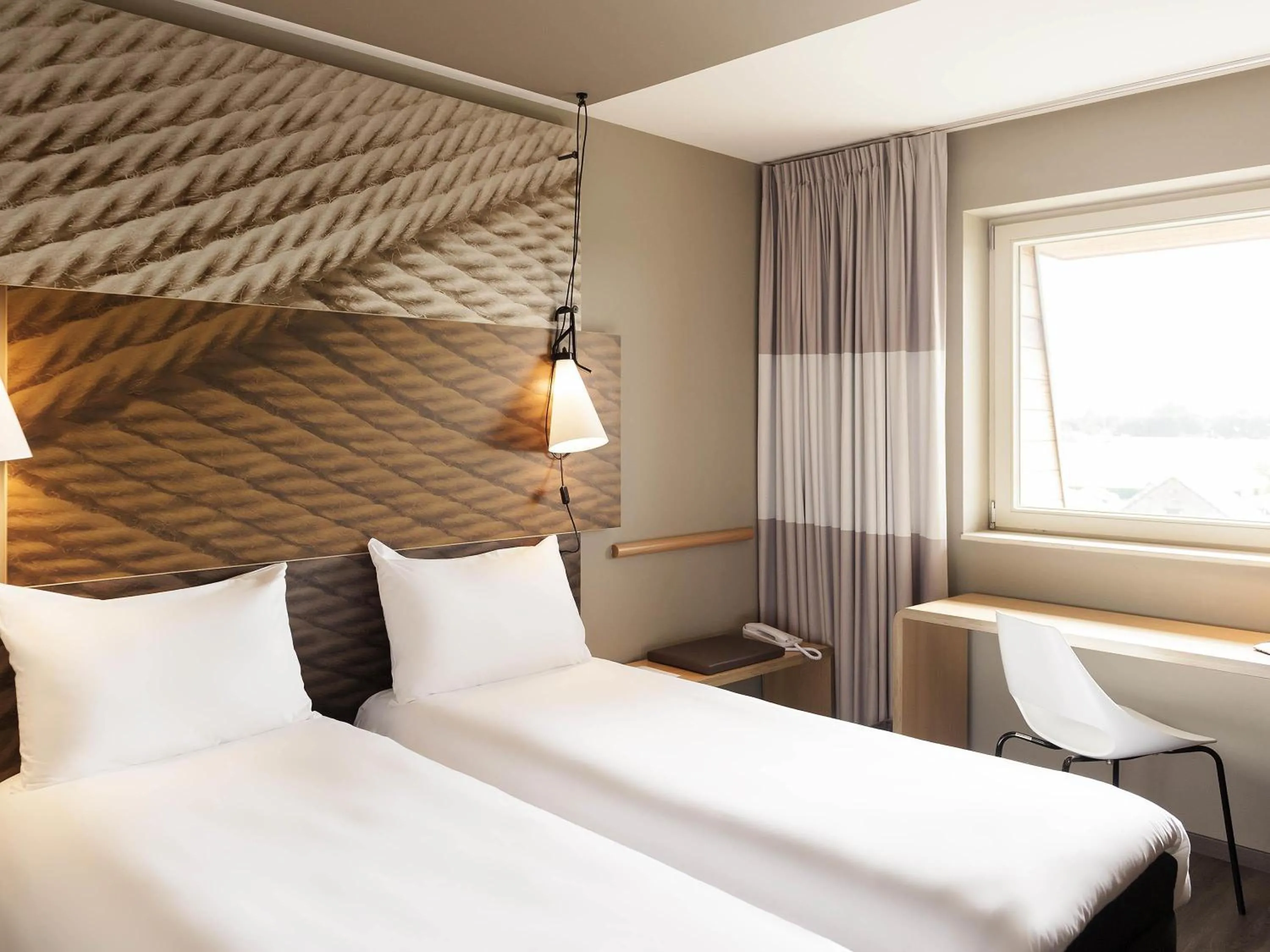 Bedroom, Bed in ibis De Haan