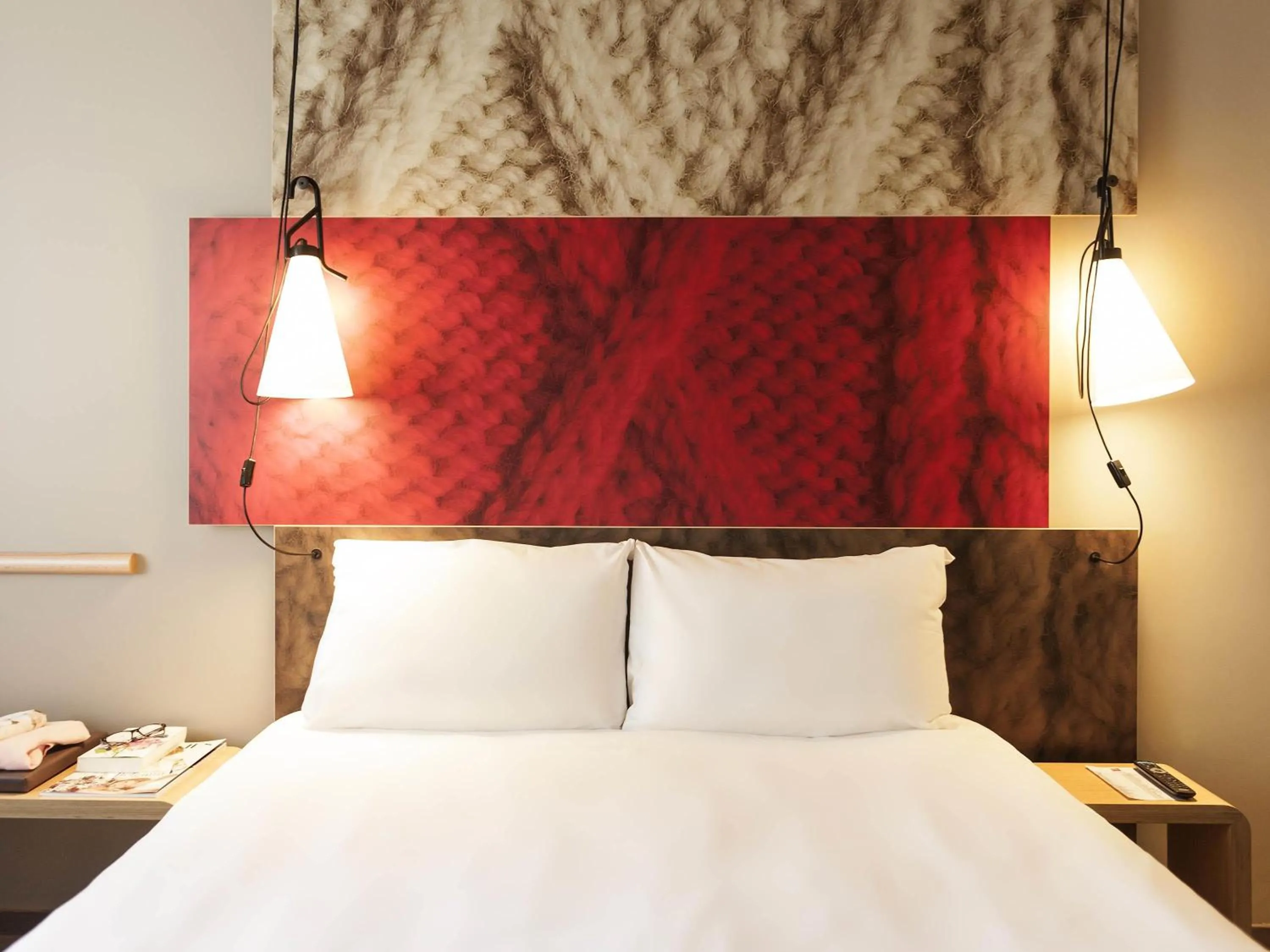 Bedroom, Bed in ibis De Haan