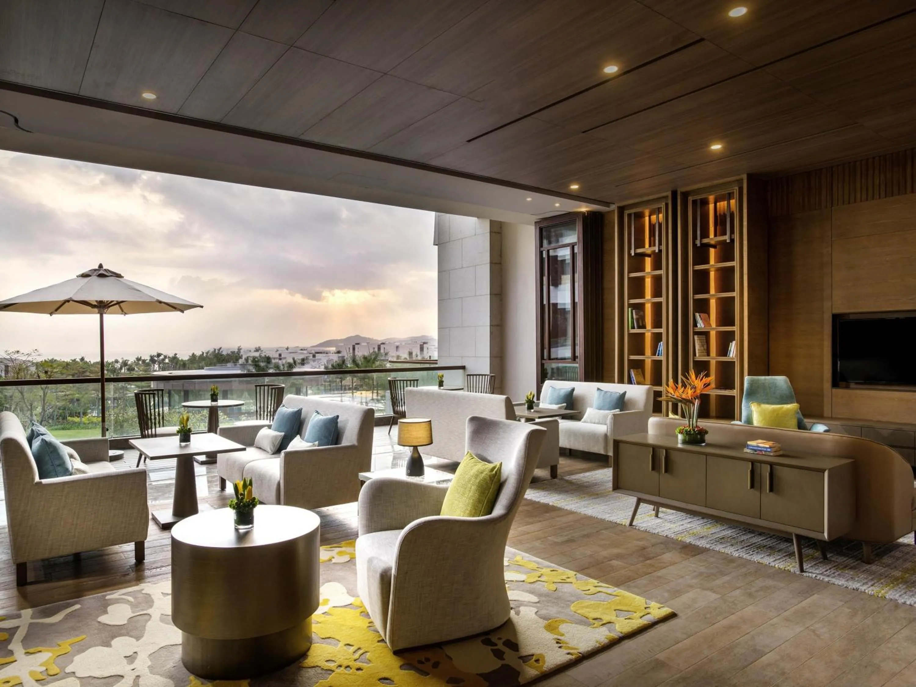 Lounge or bar in Sofitel Sanya Leeman Resort