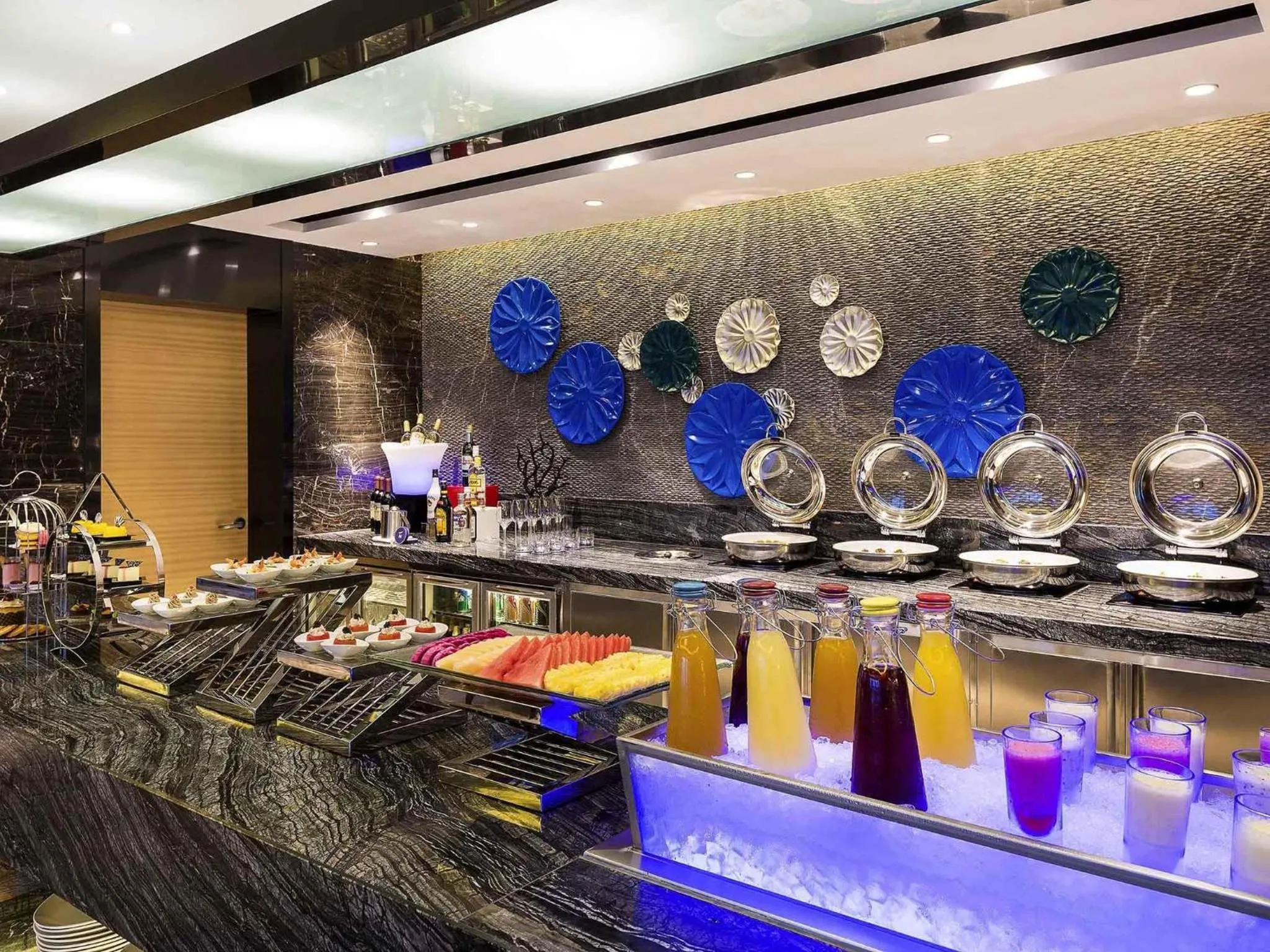 Restaurant/places to eat in Novotel Ningbo East