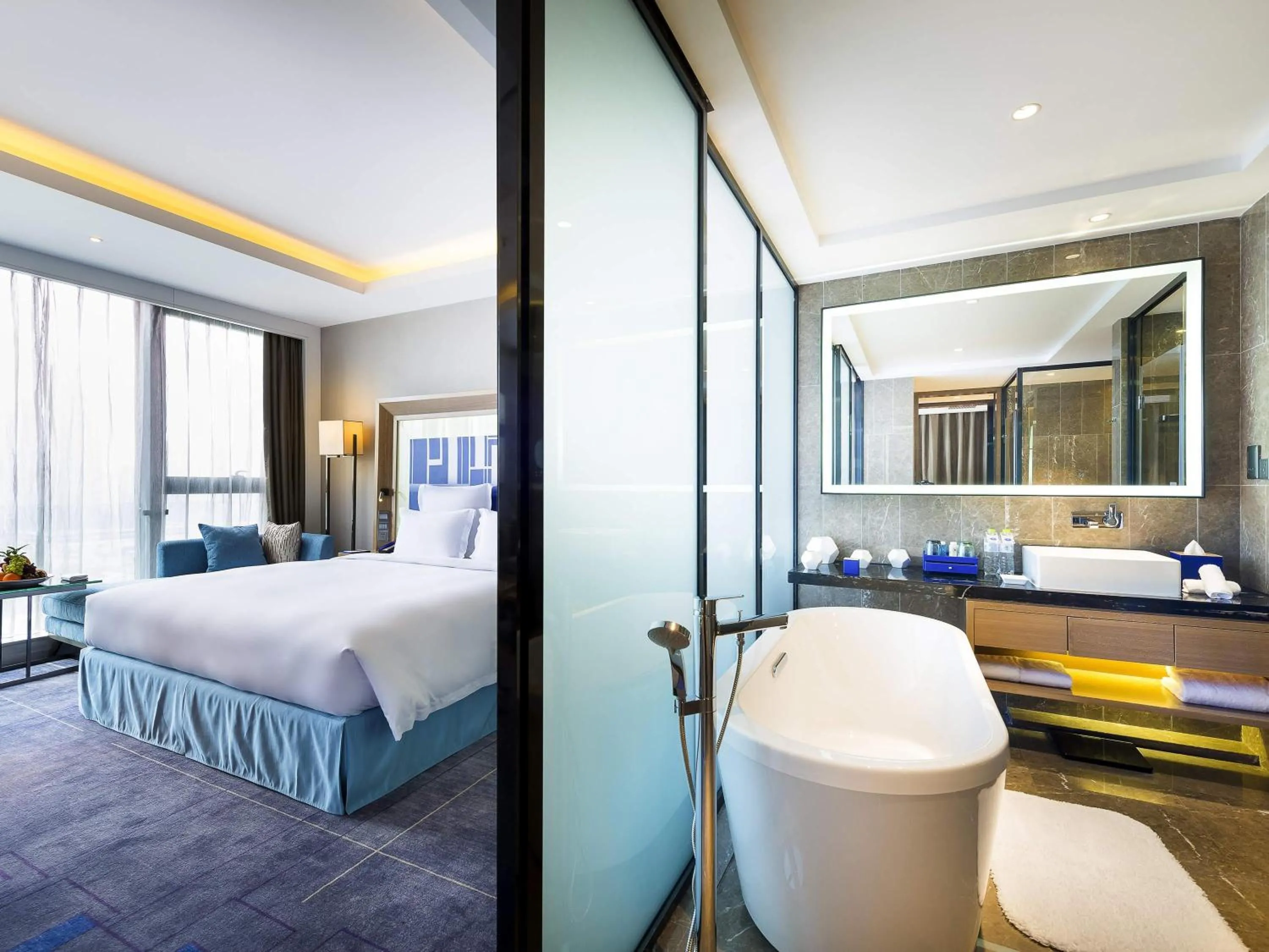 Photo of the whole room, Bed in Novotel Ningbo East