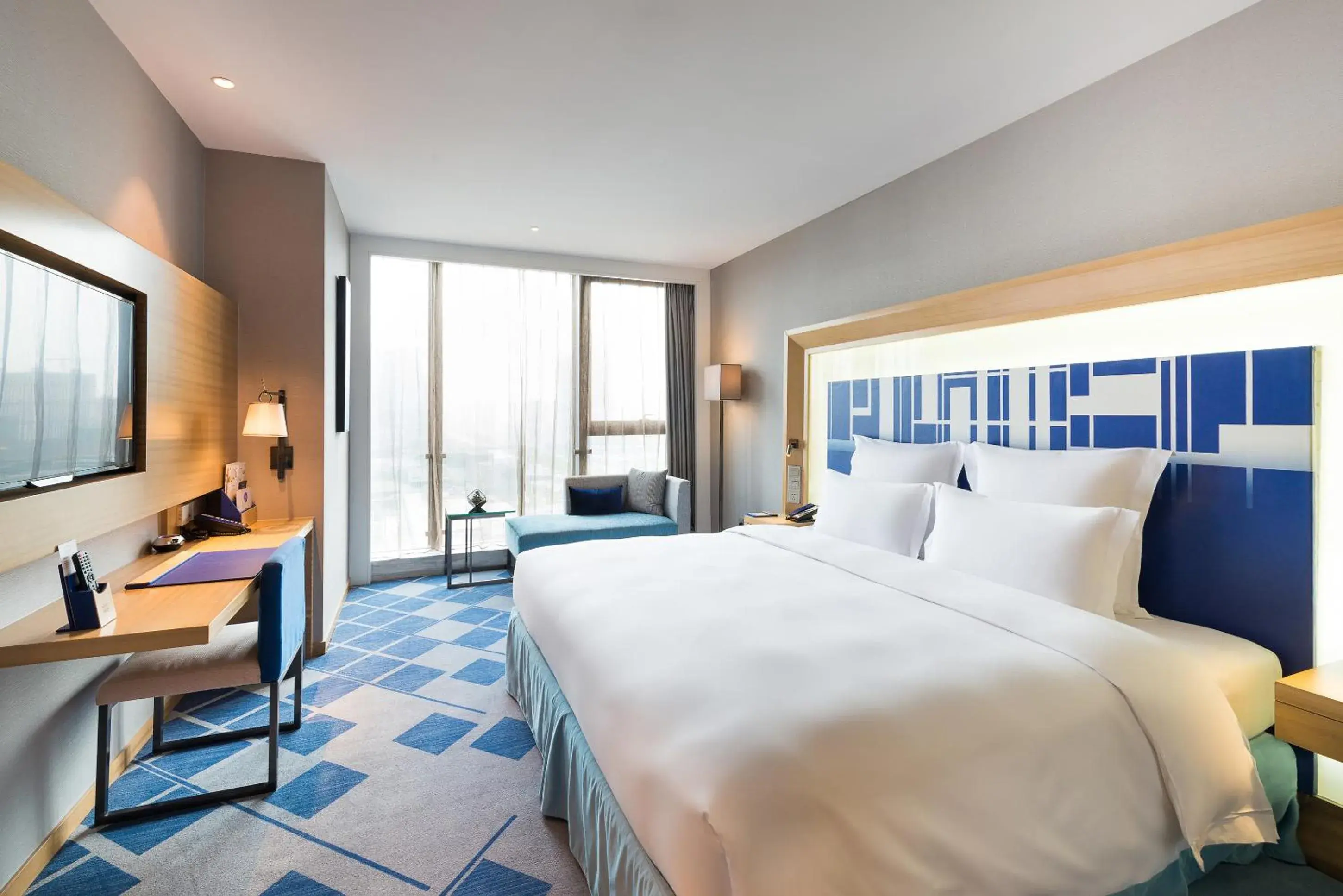 Superior Room with 1 kingsize bed in Novotel Ningbo East Superior Room with 1 kingsize bed in Novotel Ningbo East