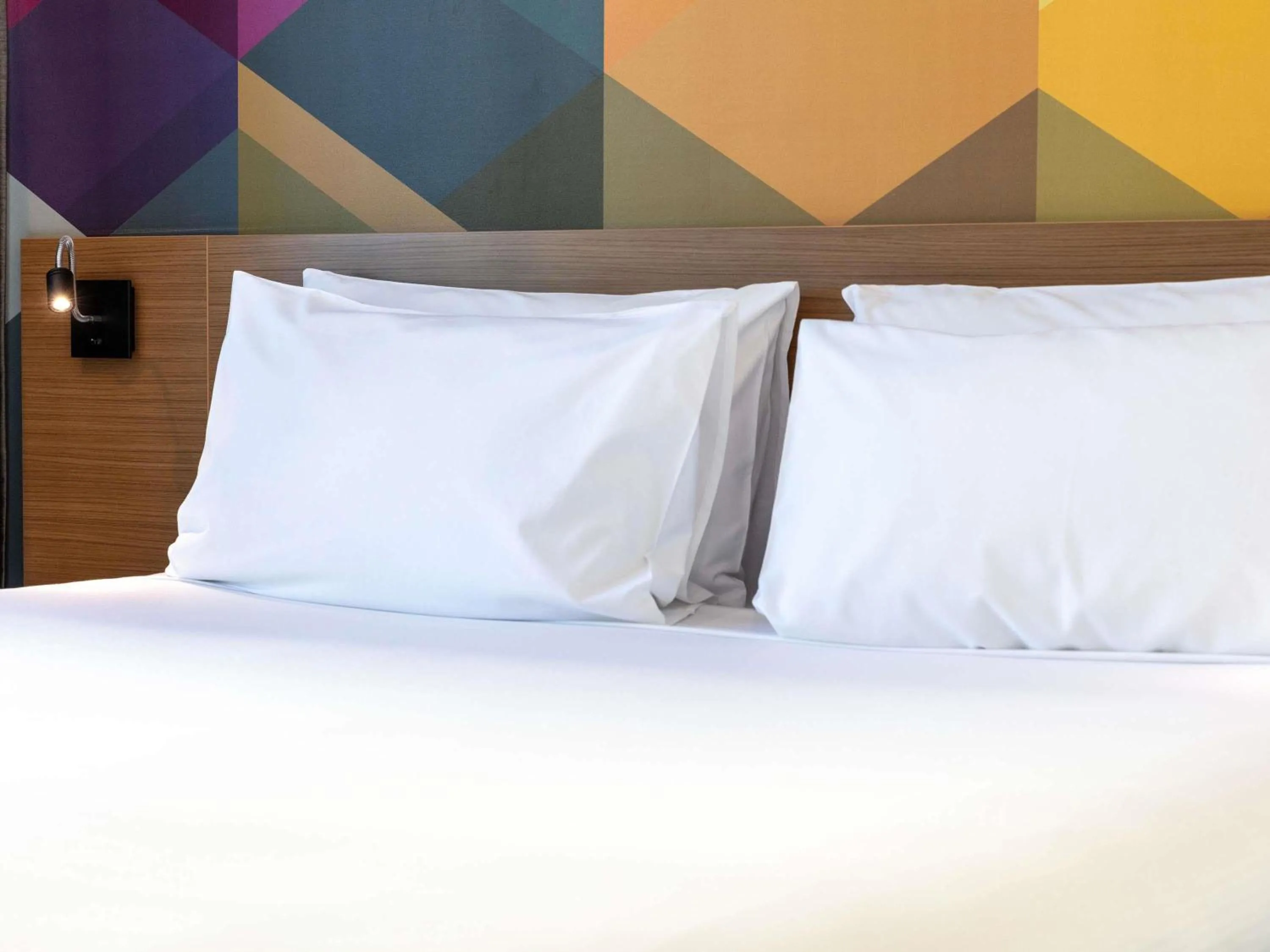 Bedroom, Bed in ibis Styles Brisbane Elizabeth Street