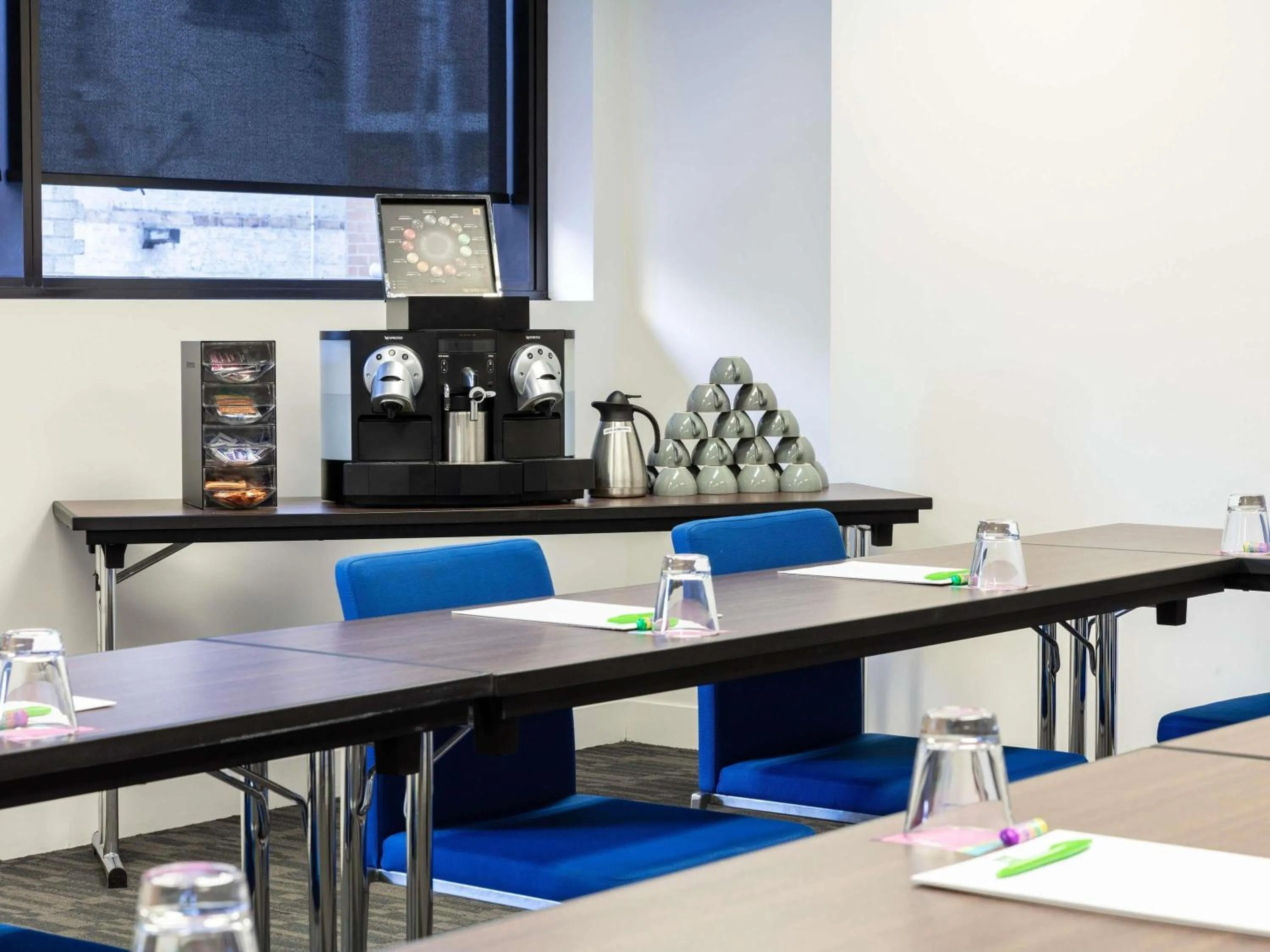 Meeting/conference room in ibis Styles Brisbane Elizabeth Street