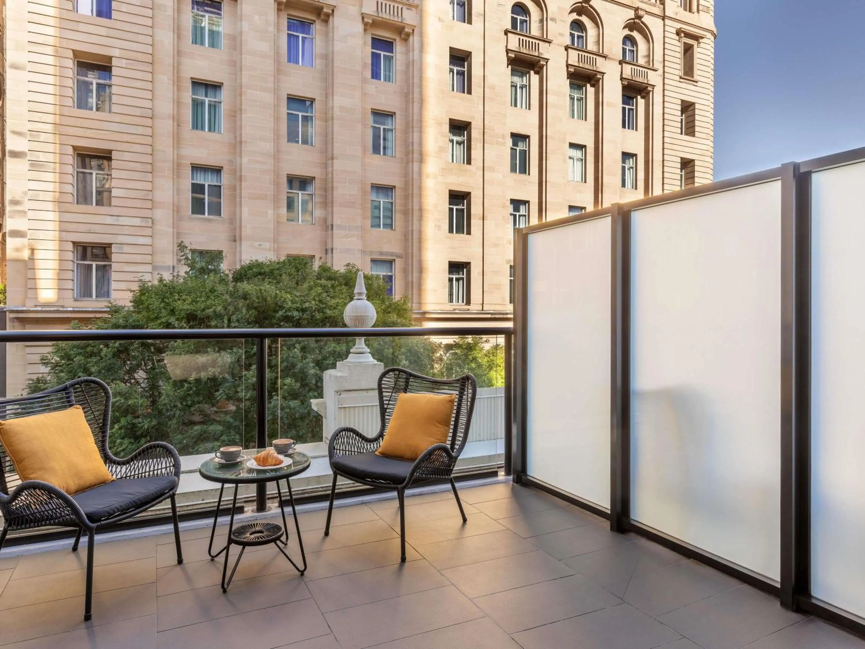 Bedroom in ibis Styles Brisbane Elizabeth Street