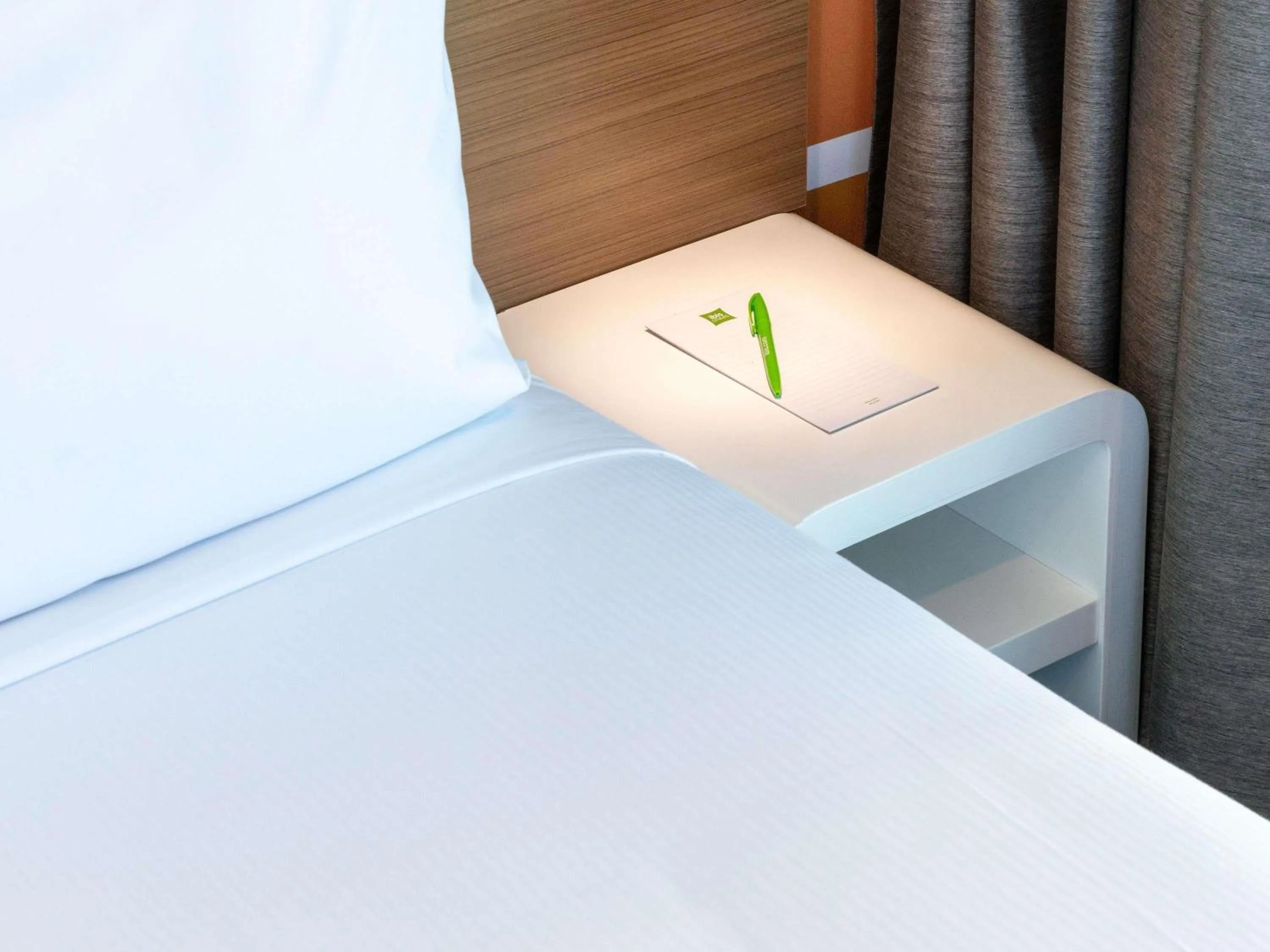 Bedroom, Bed in ibis Styles Brisbane Elizabeth Street