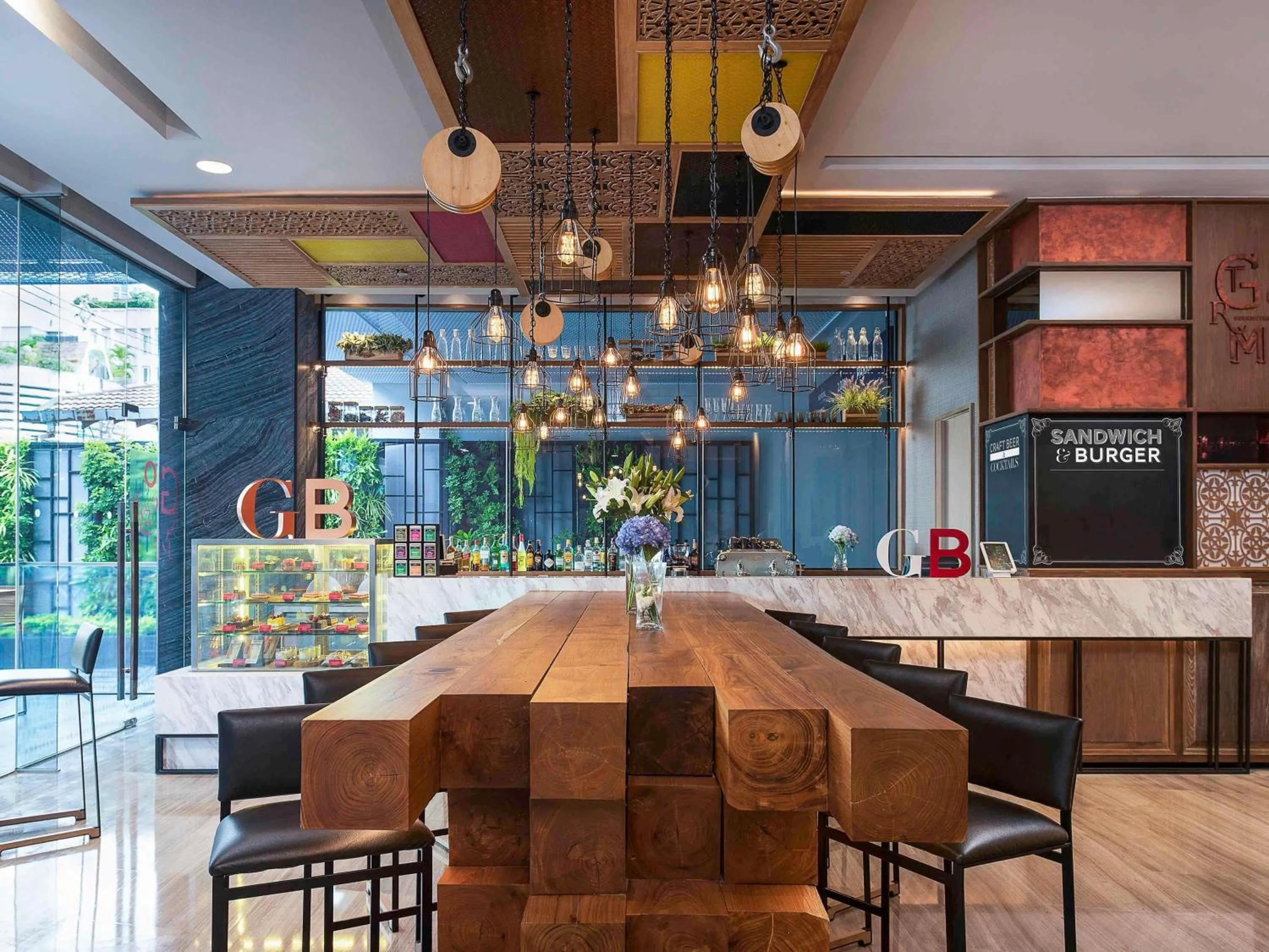 Restaurant/places to eat in Novotel Bangkok Sukhumvit 20