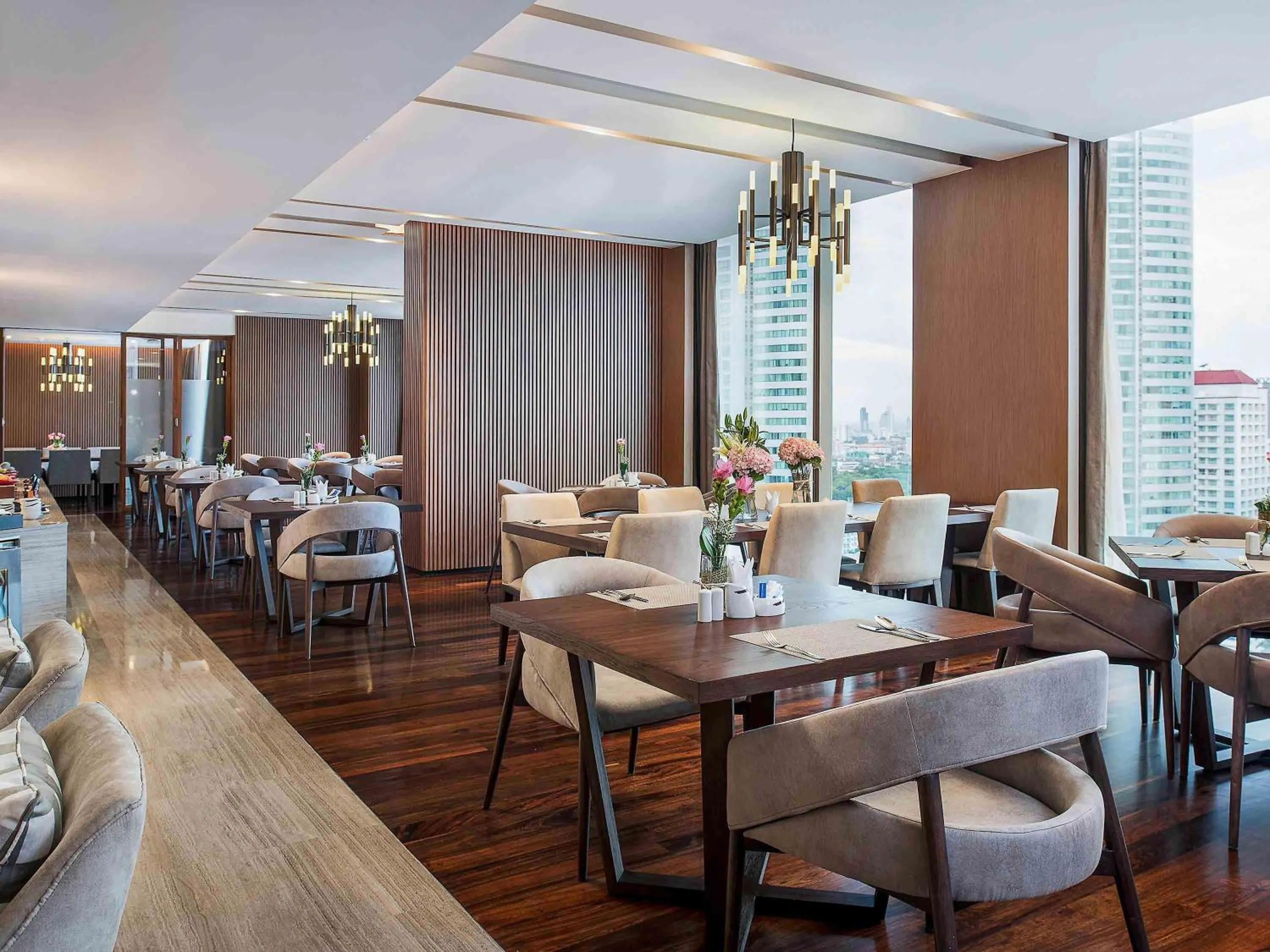 Lounge or bar in Novotel Bangkok Sukhumvit 20