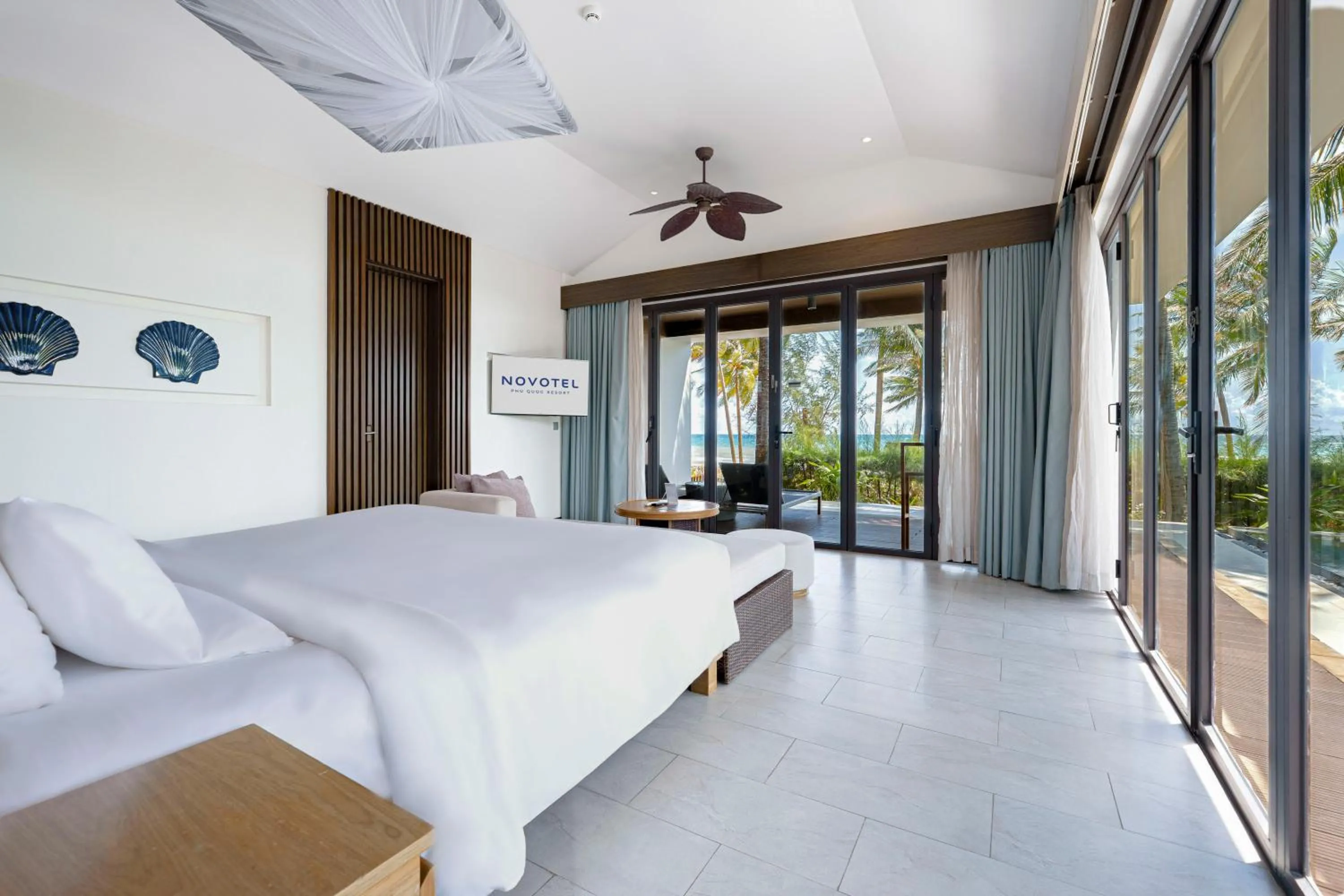 Bed in Novotel Phu Quoc Resort
