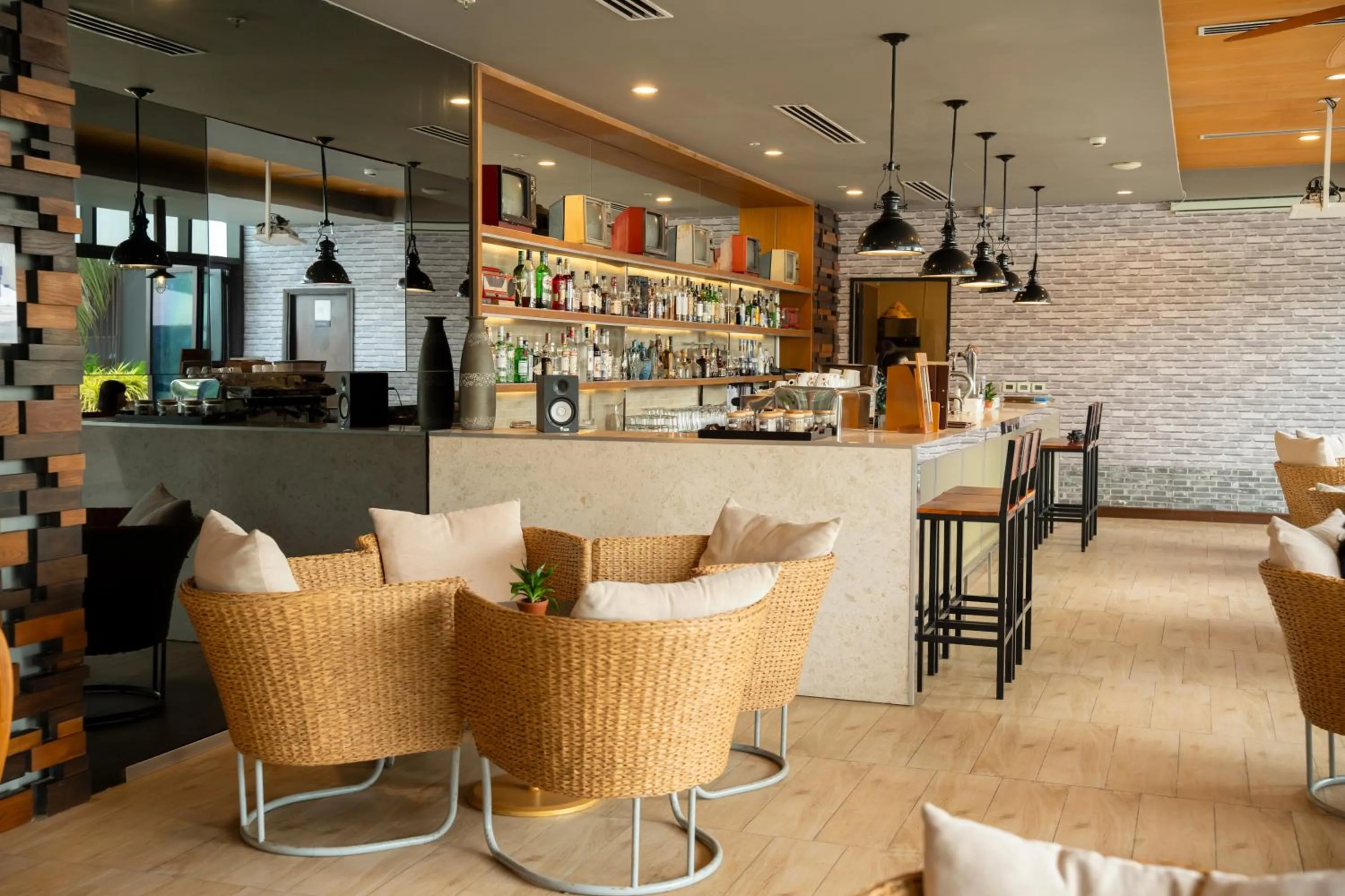 Lounge or bar in Novotel Phu Quoc Resort