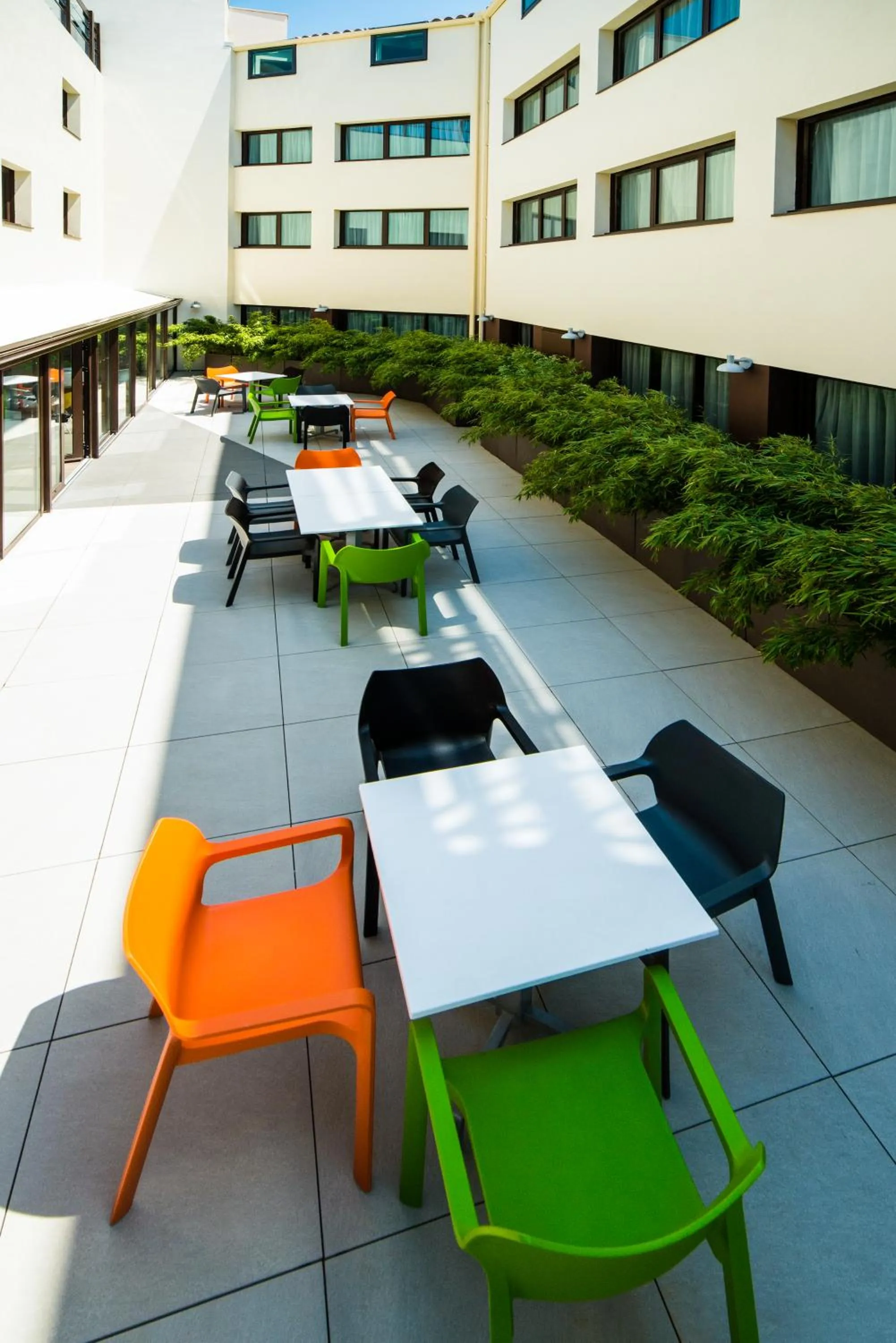 Patio in Ibis Styles Collioure Port Vendres