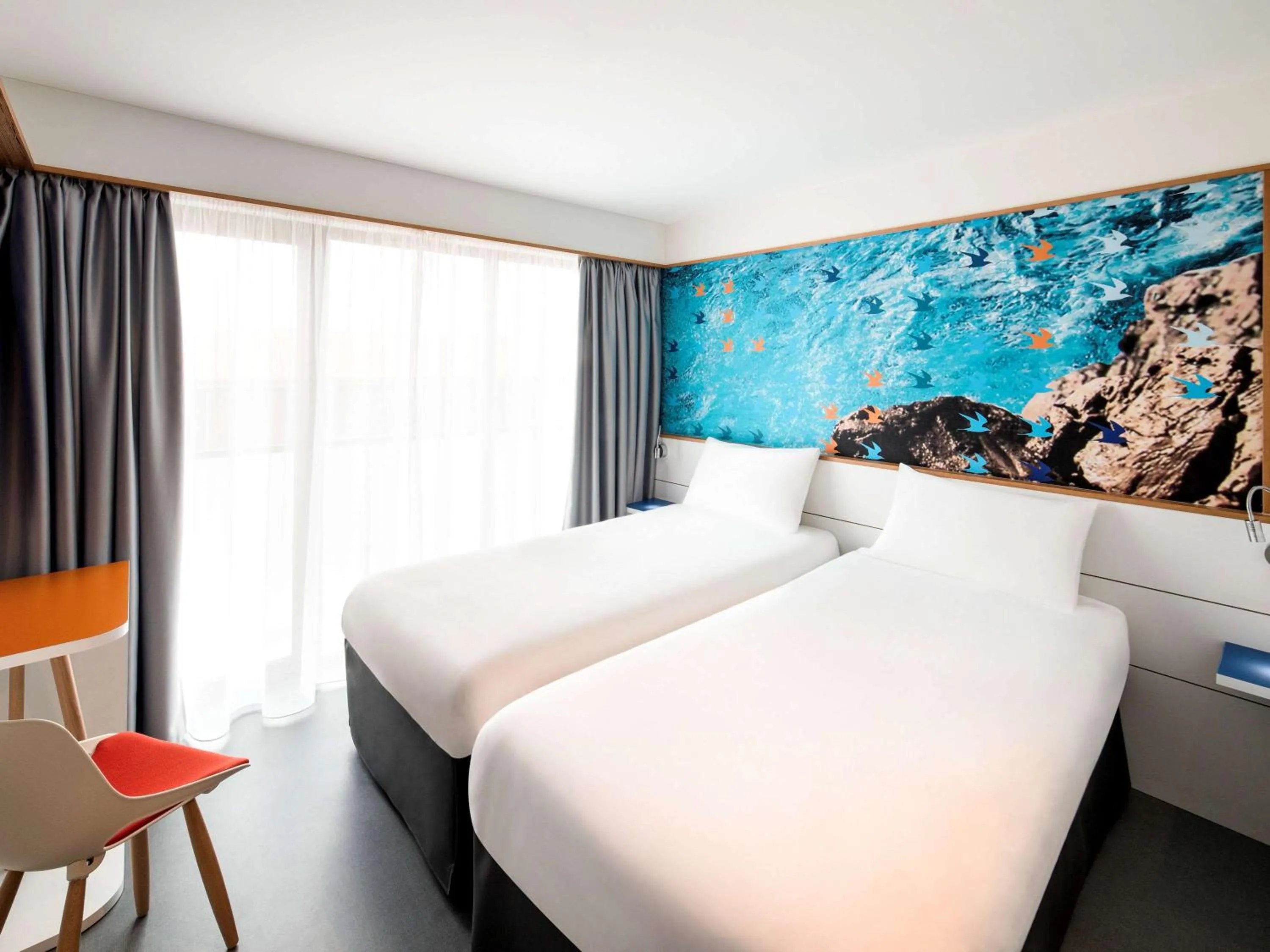 Photo of the whole room, Bed in Ibis Styles Collioure Port Vendres