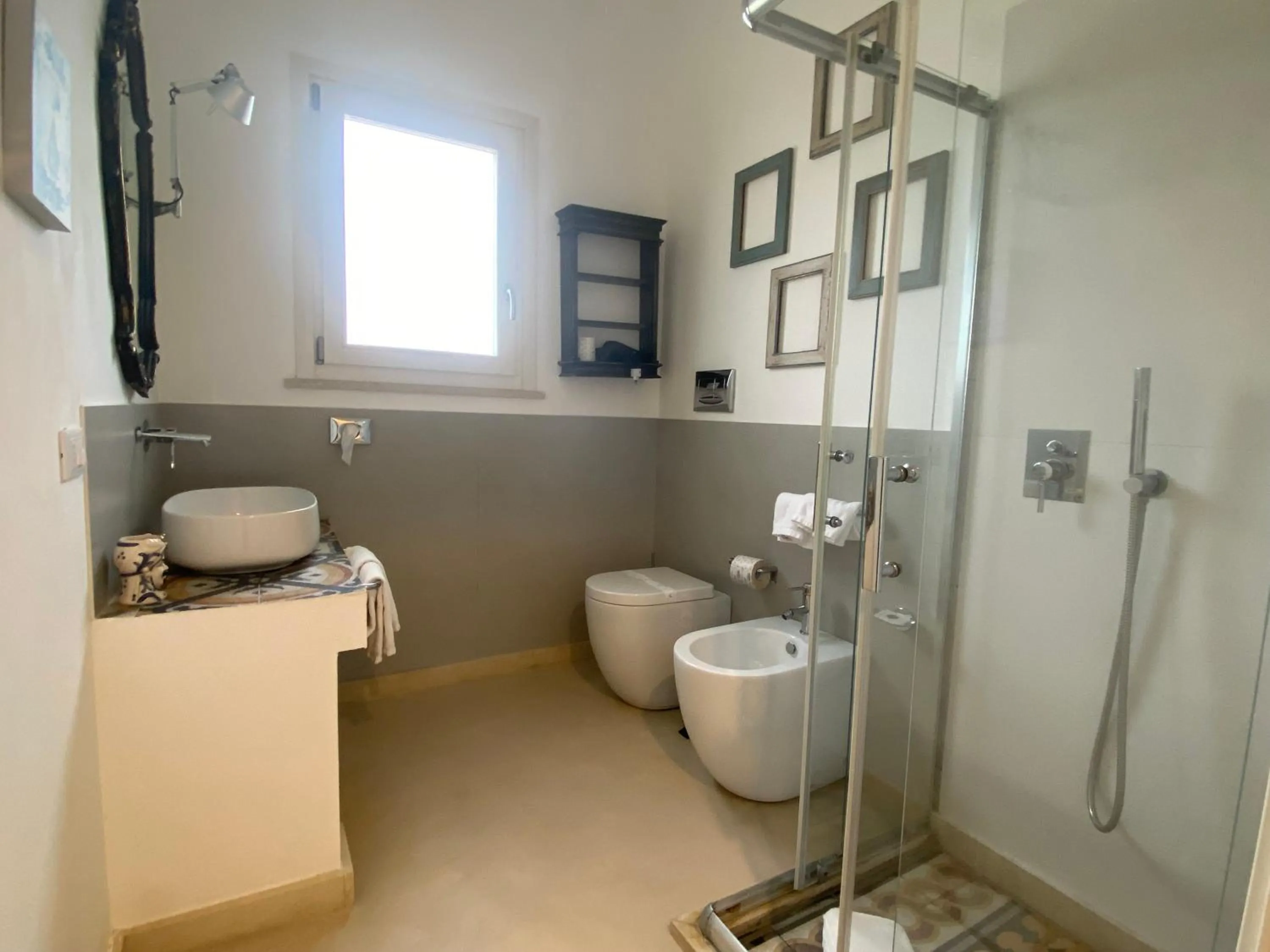 Bathroom in Scilla Maris Charming Suites