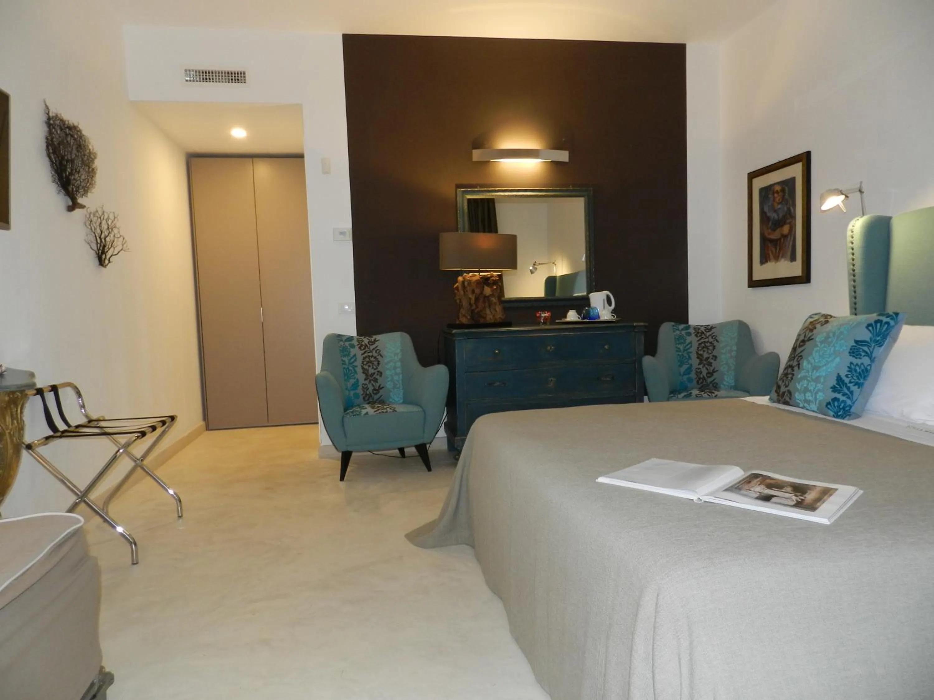 Photo of the whole room in Scilla Maris Charming Suites