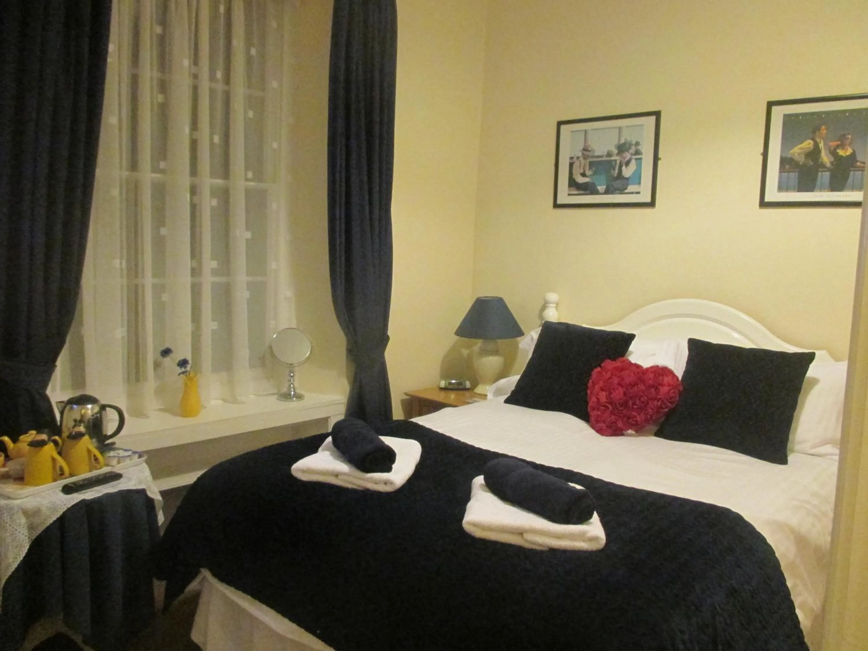 Decorative detail, Bed in Caledonia Guest House