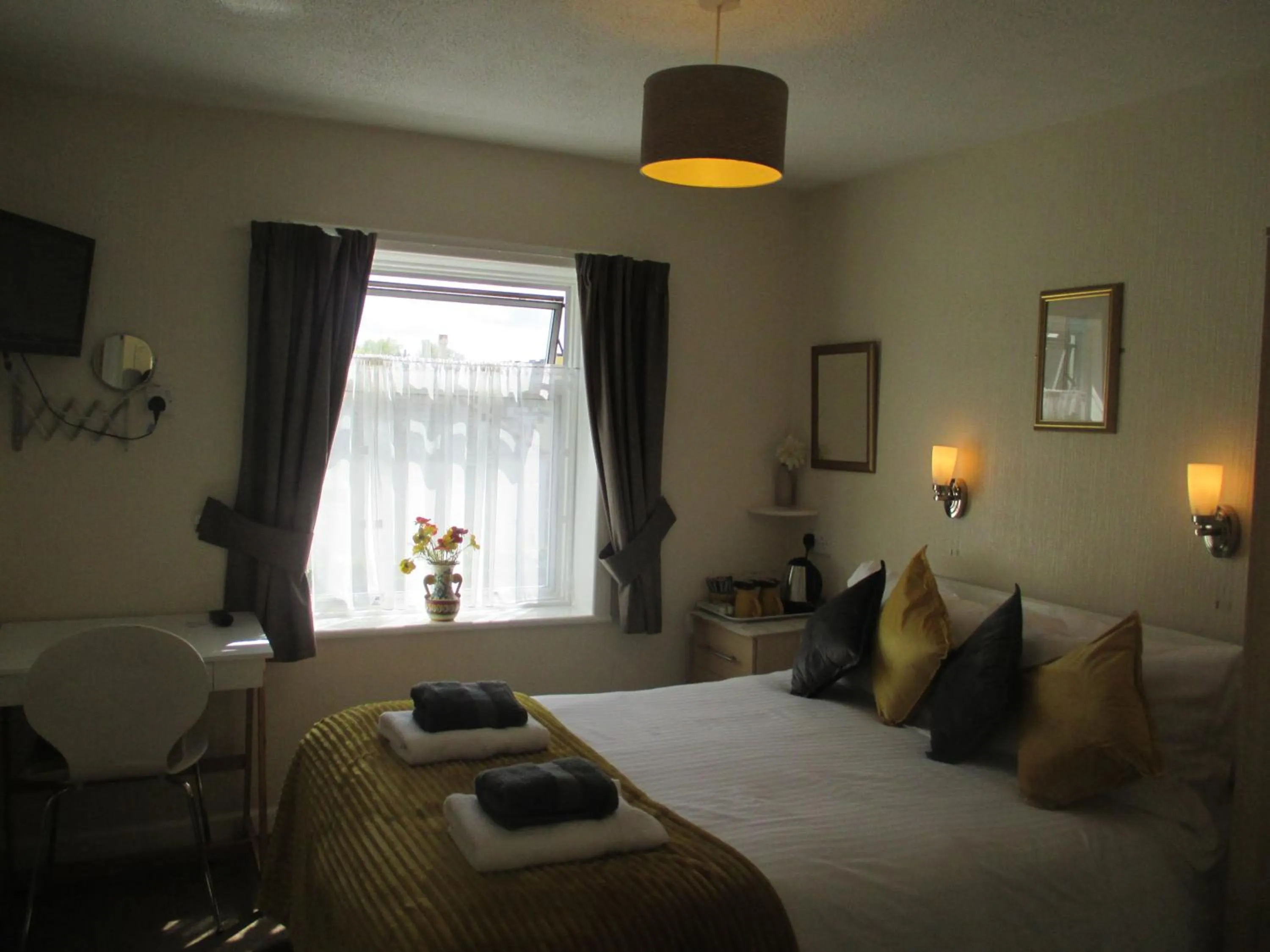 Bedroom, Bed in Caledonia Guest House