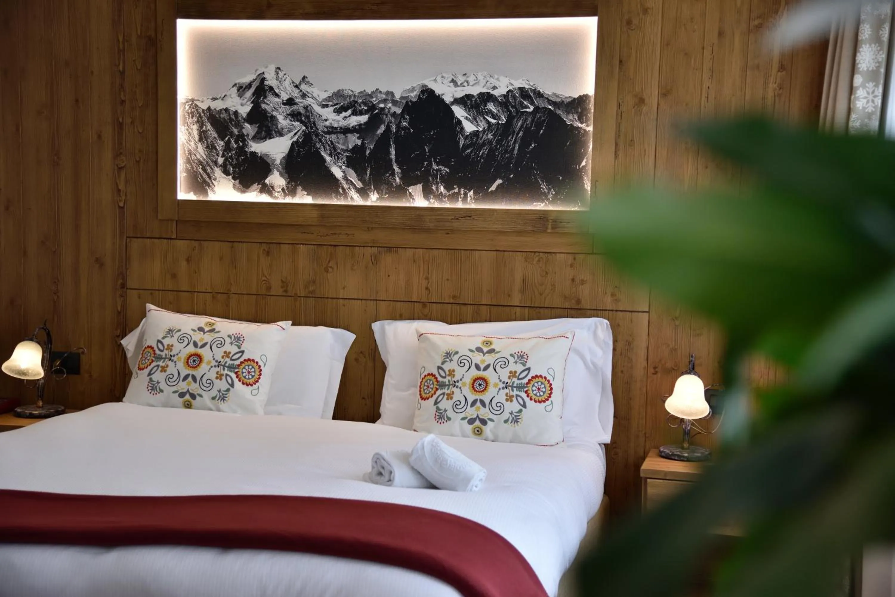 Bed in Hotel Beau Sejour