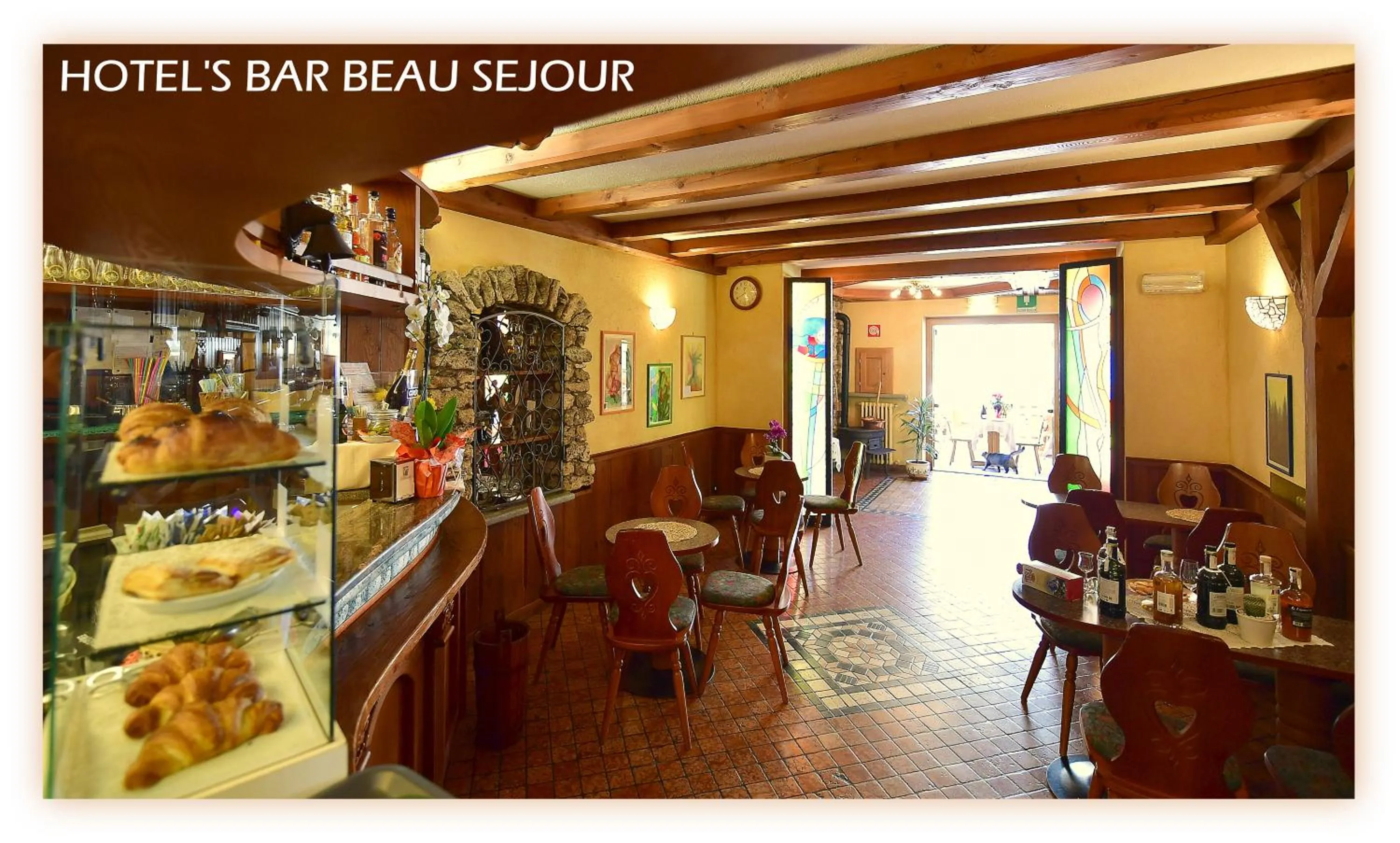 Patio in Hotel Beau Sejour