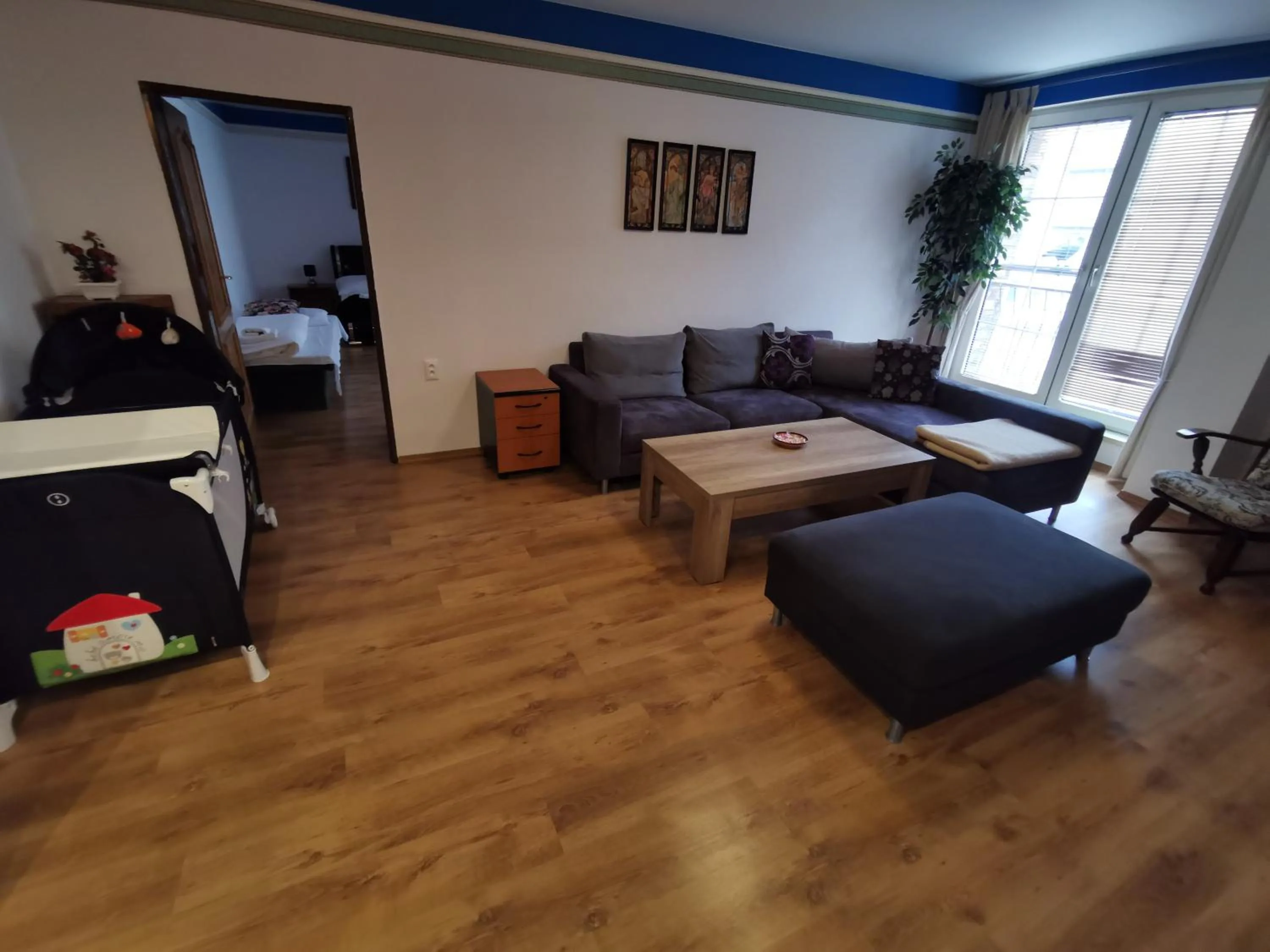 Living room, Bed in Hotel Diana