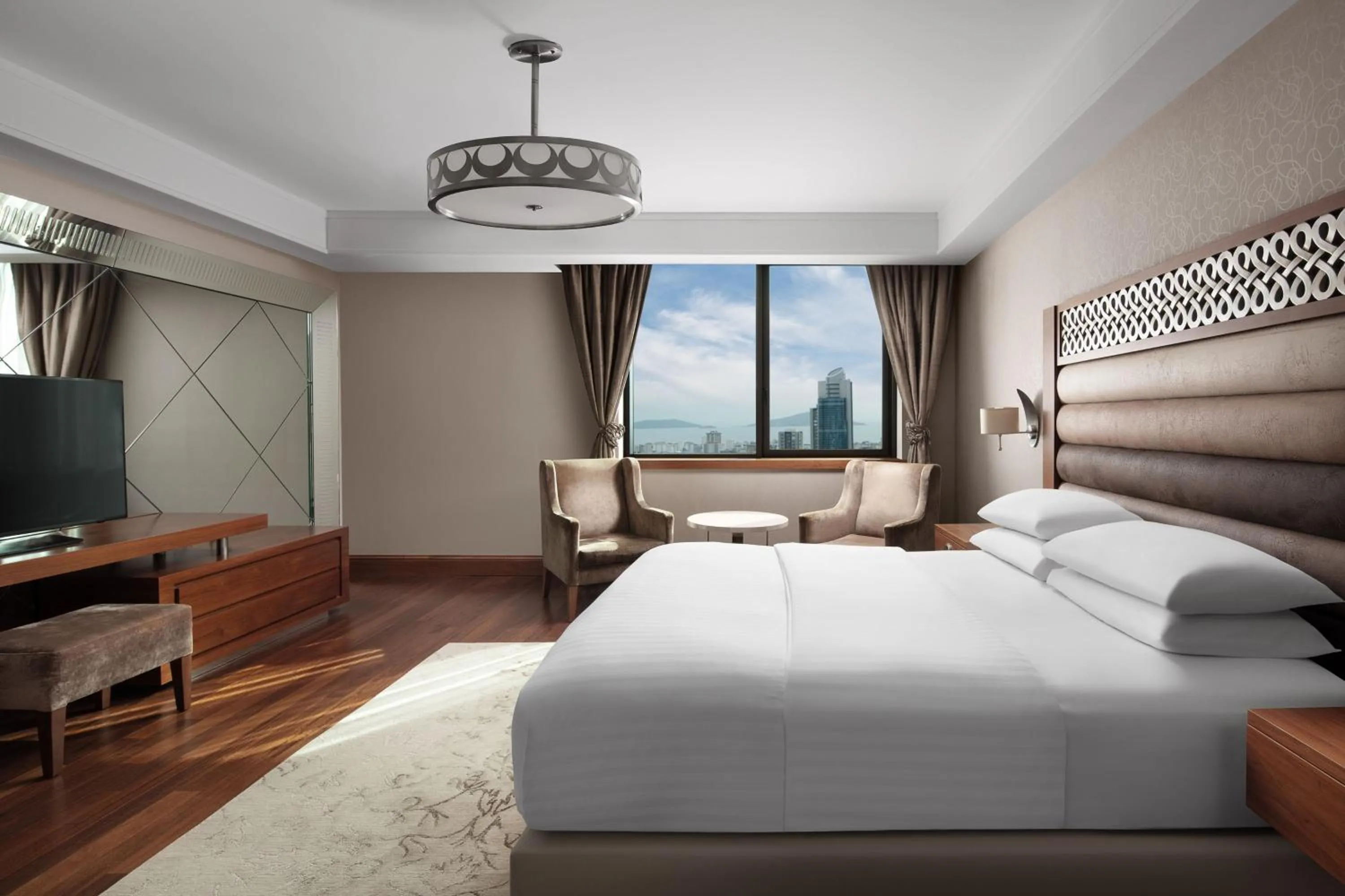 Bedroom, Bed in Istanbul Marriott Hotel Asia