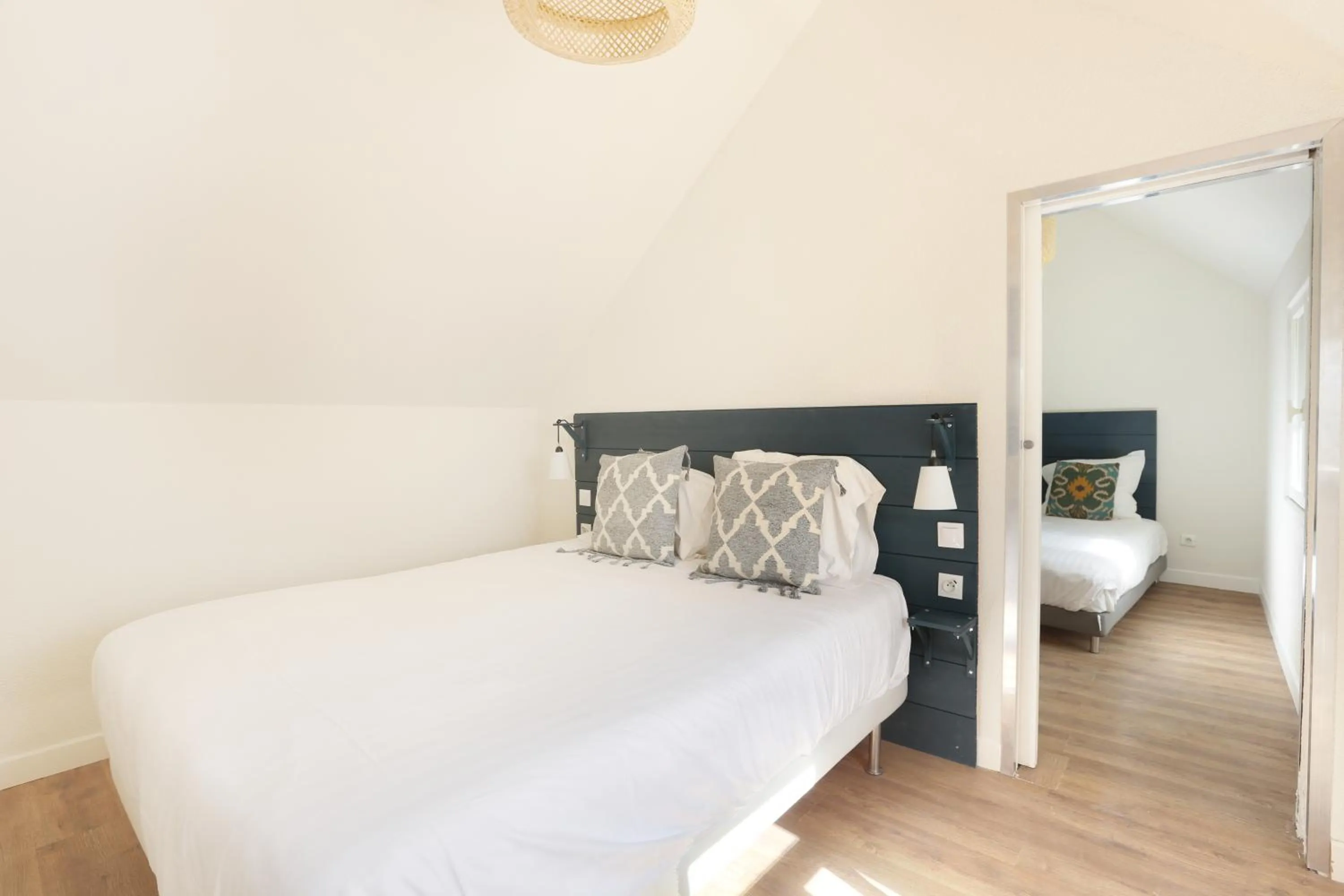 Bed in Les Lilas Serviced Apartments