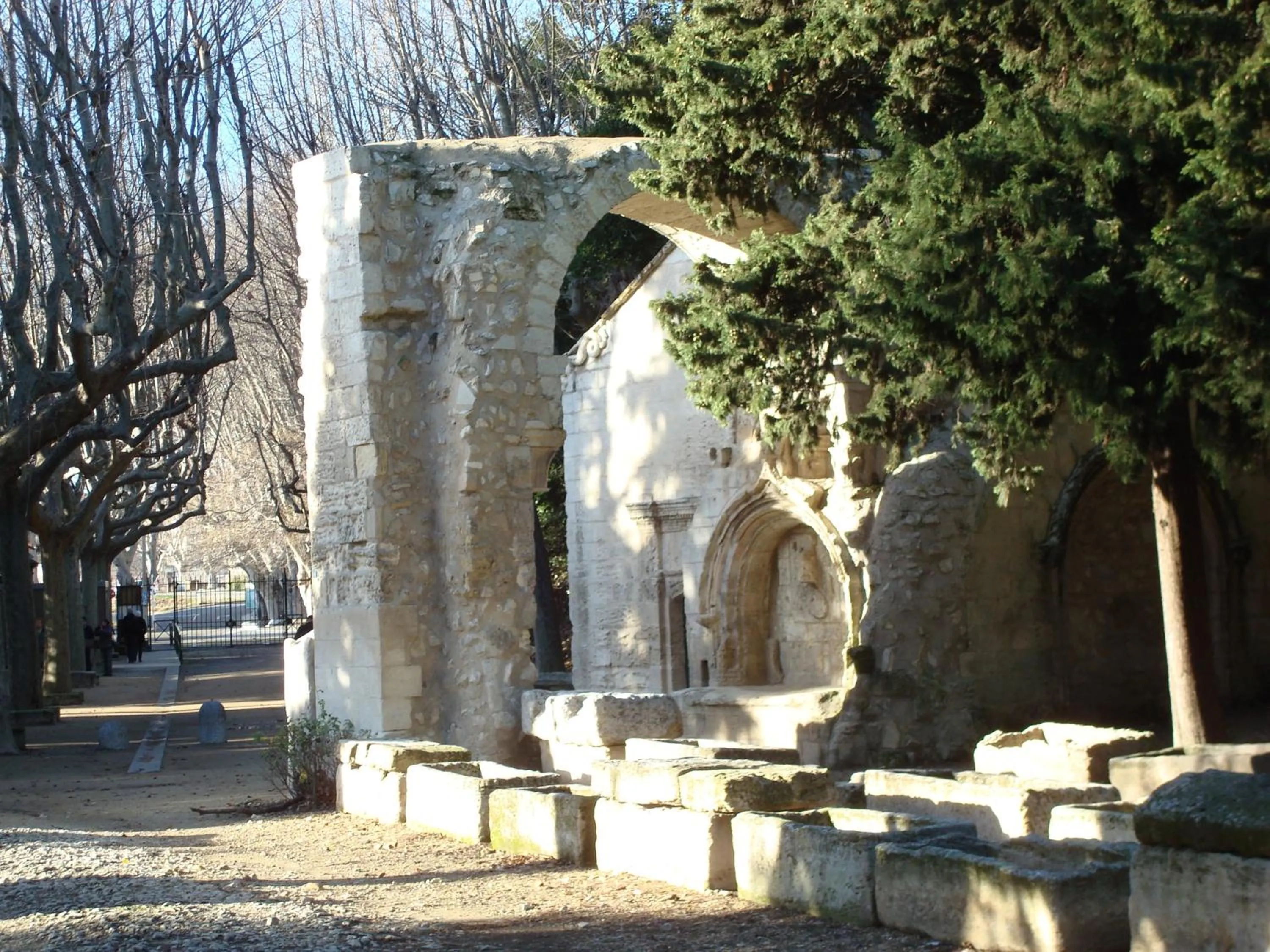 Nearby landmark in Arles les Alyscamps