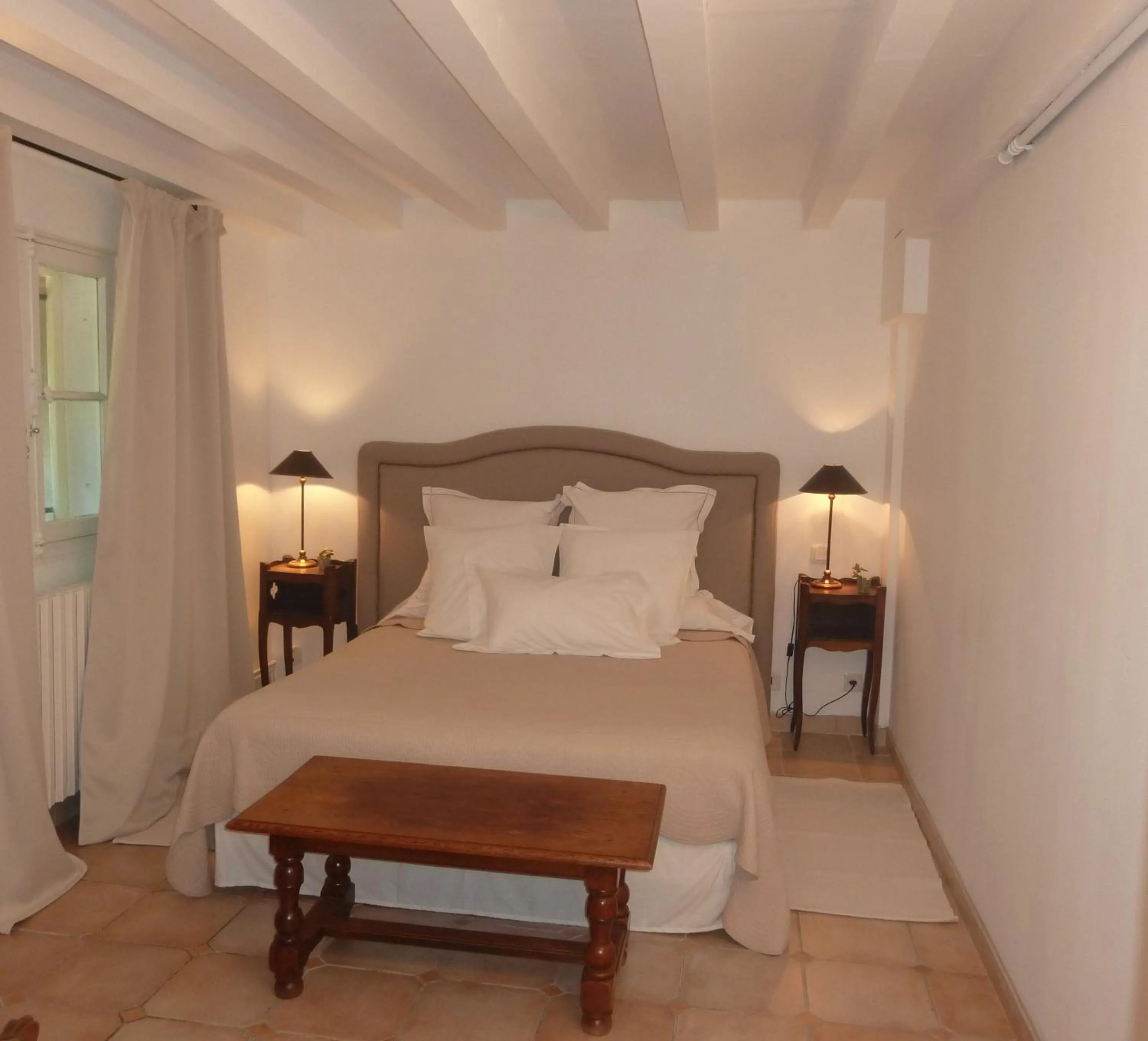 Bed in Arles les Alyscamps