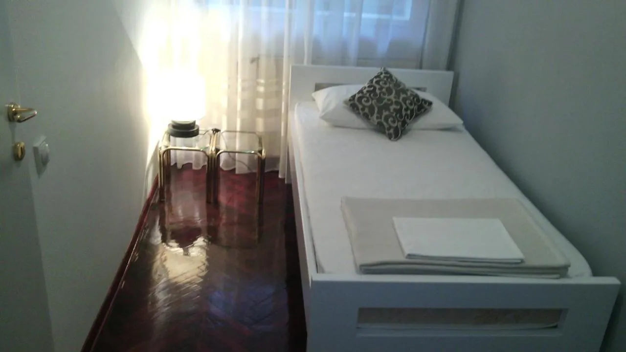 Bed in Apartment Dok