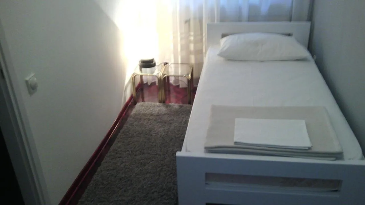 Bed in Apartment Dok