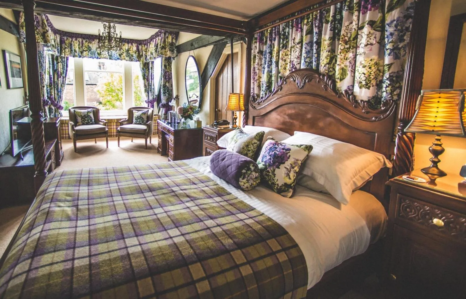 Photo of the whole room, Bed in Jeakes House