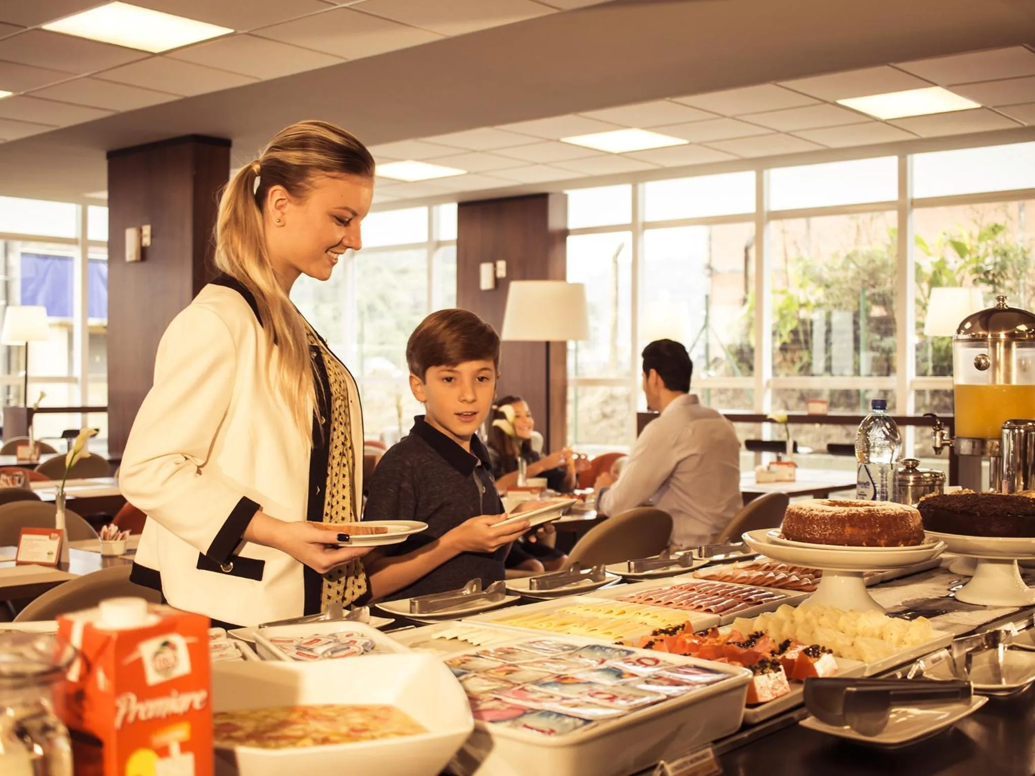 People in Hotel 10 Palmas
