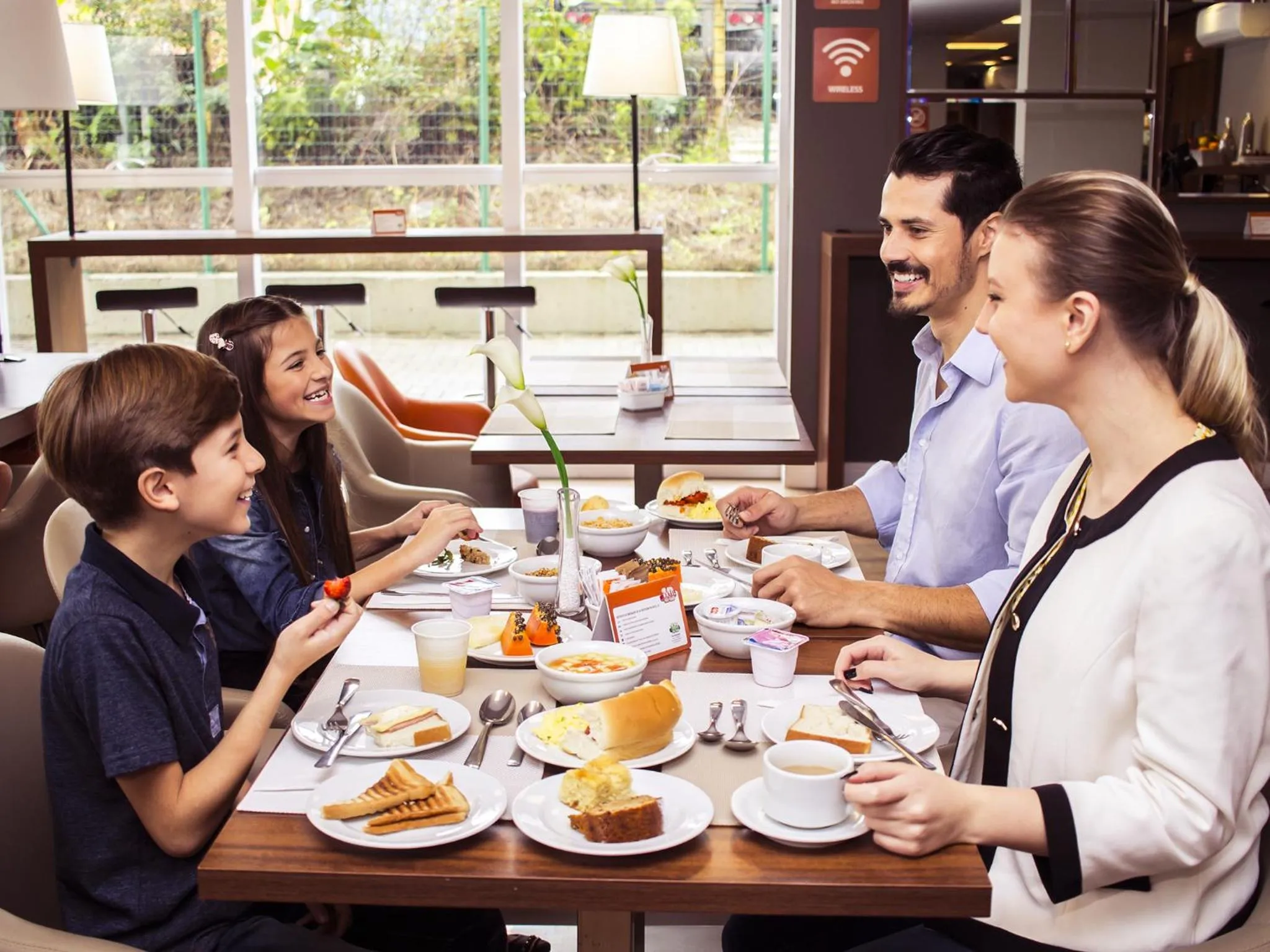 People in Hotel 10 Palmas