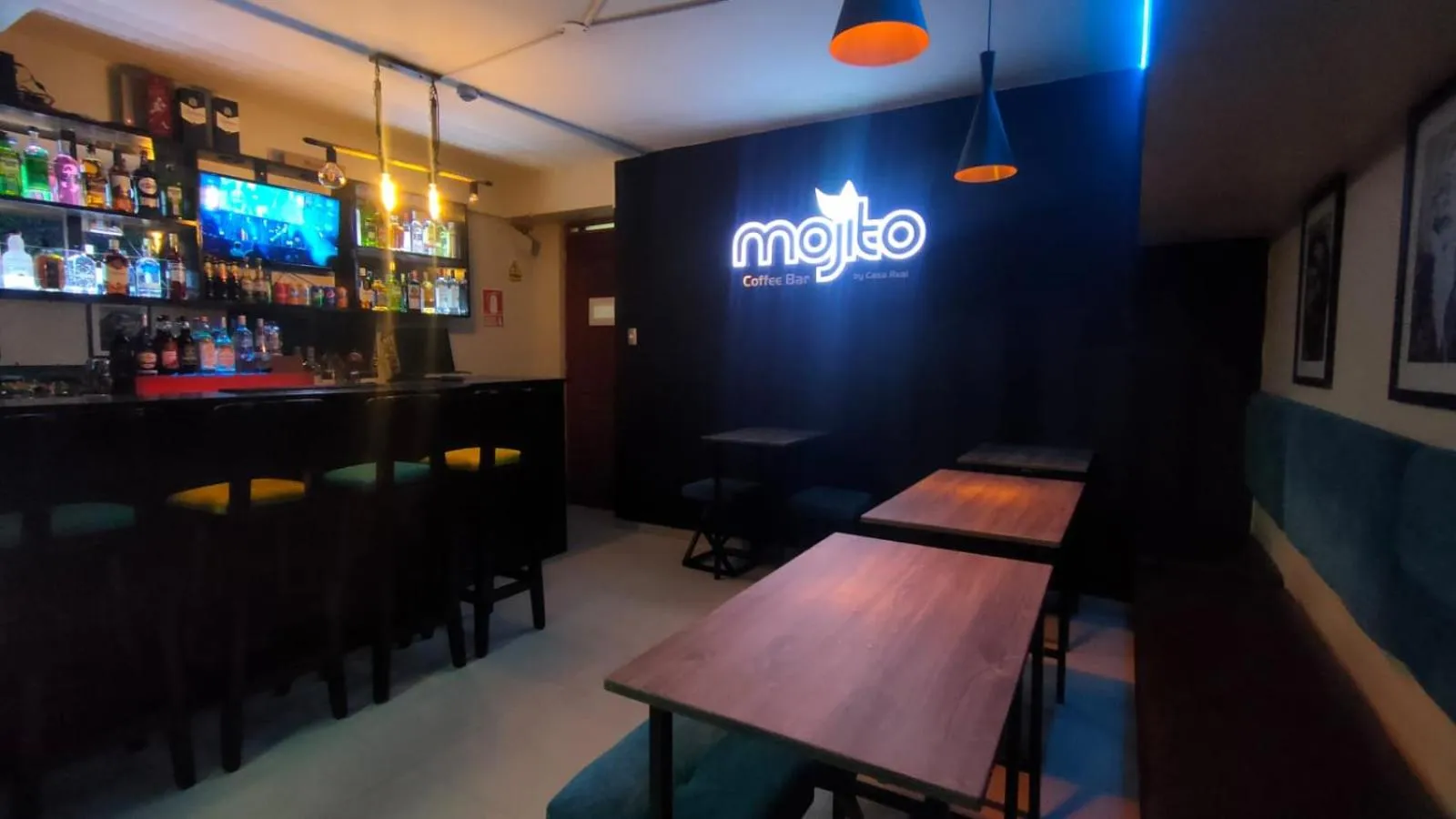 Lounge or bar in Casa Real Hoteles