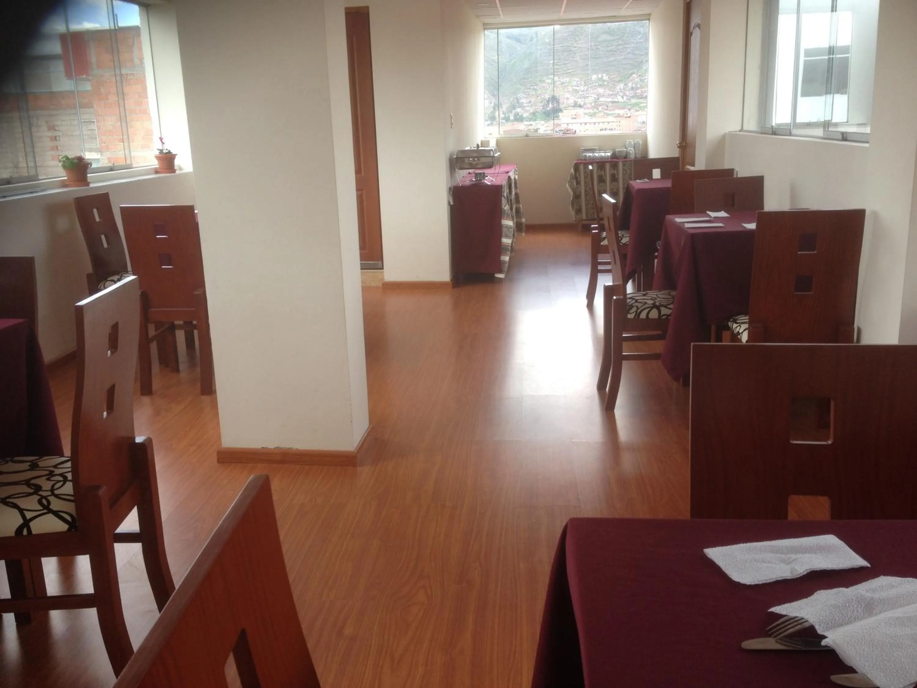 Restaurant/places to eat in Casa Real Hoteles