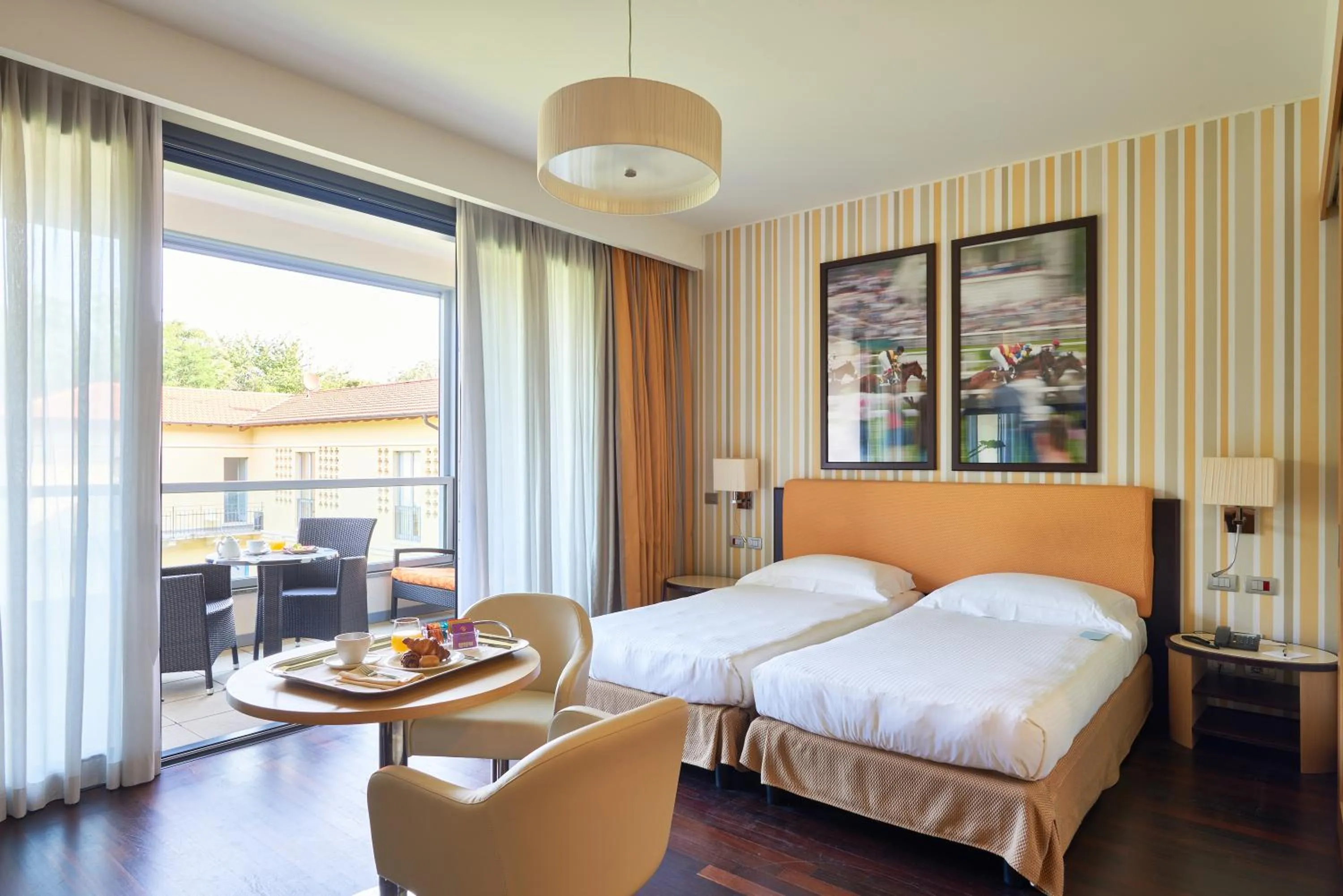Bed in UNAHOTELS Varese