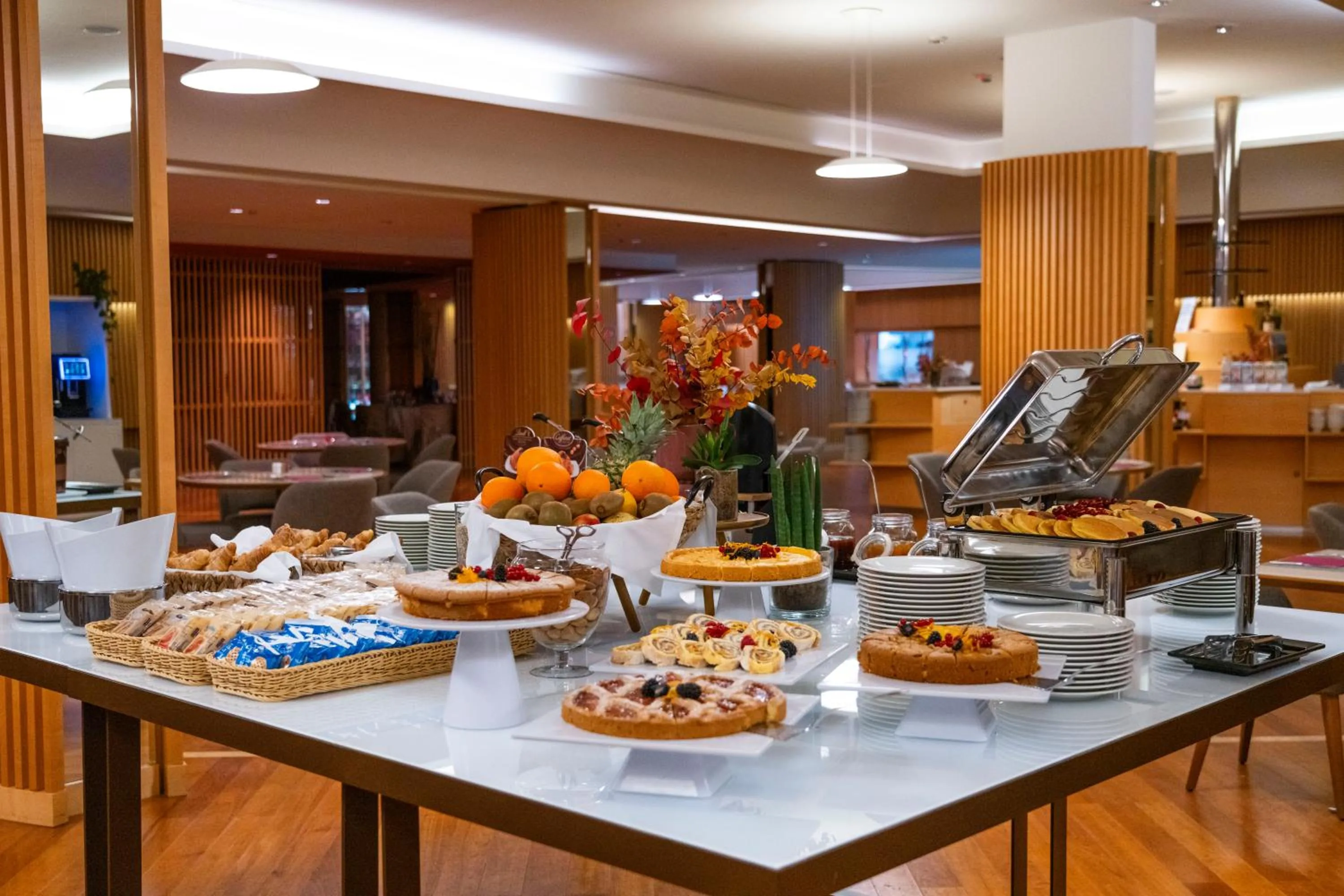 Breakfast in UNAHOTELS Varese