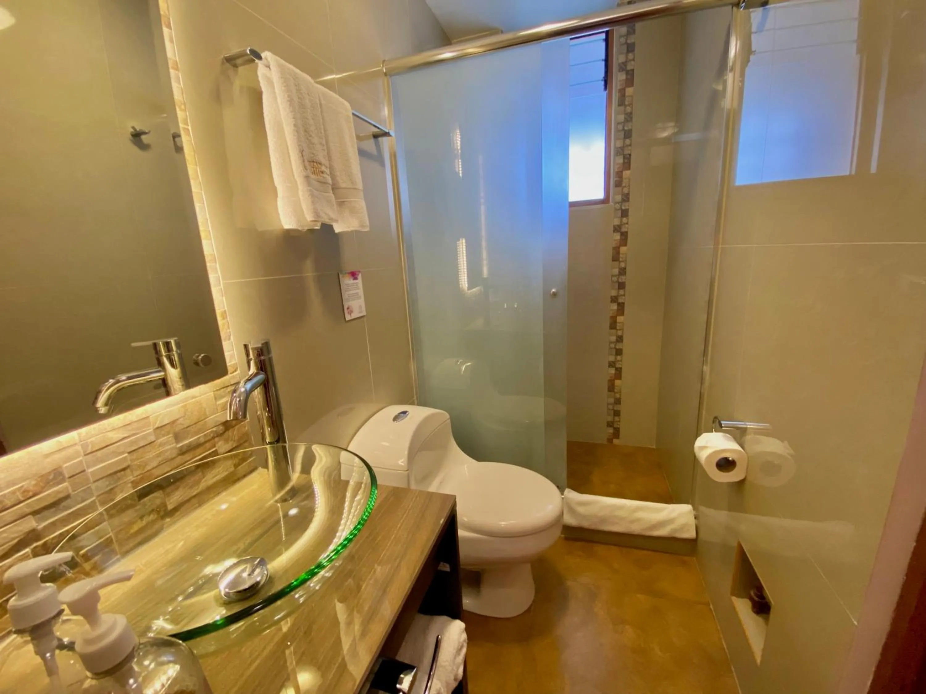 Shower in Mistico San Blas Boutique