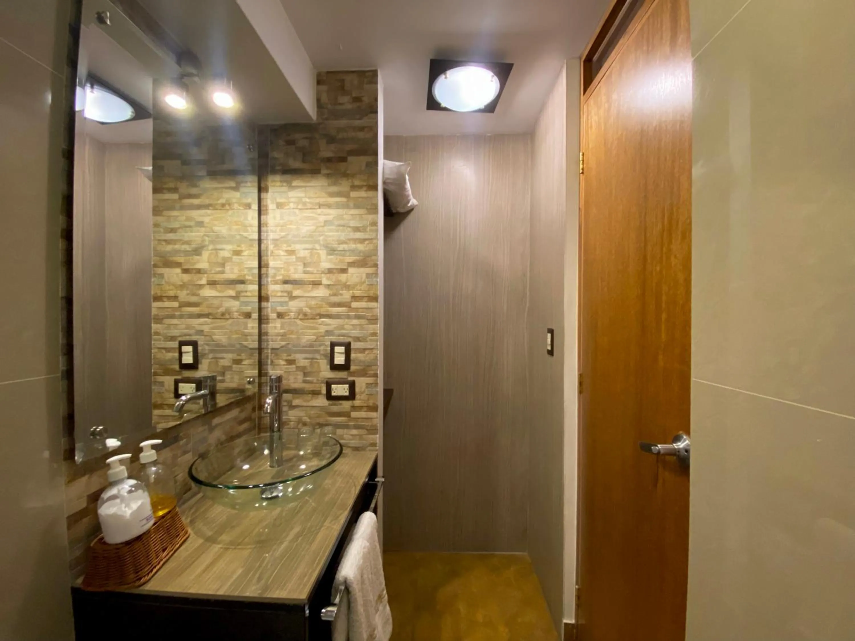 Shower in Mistico San Blas Boutique