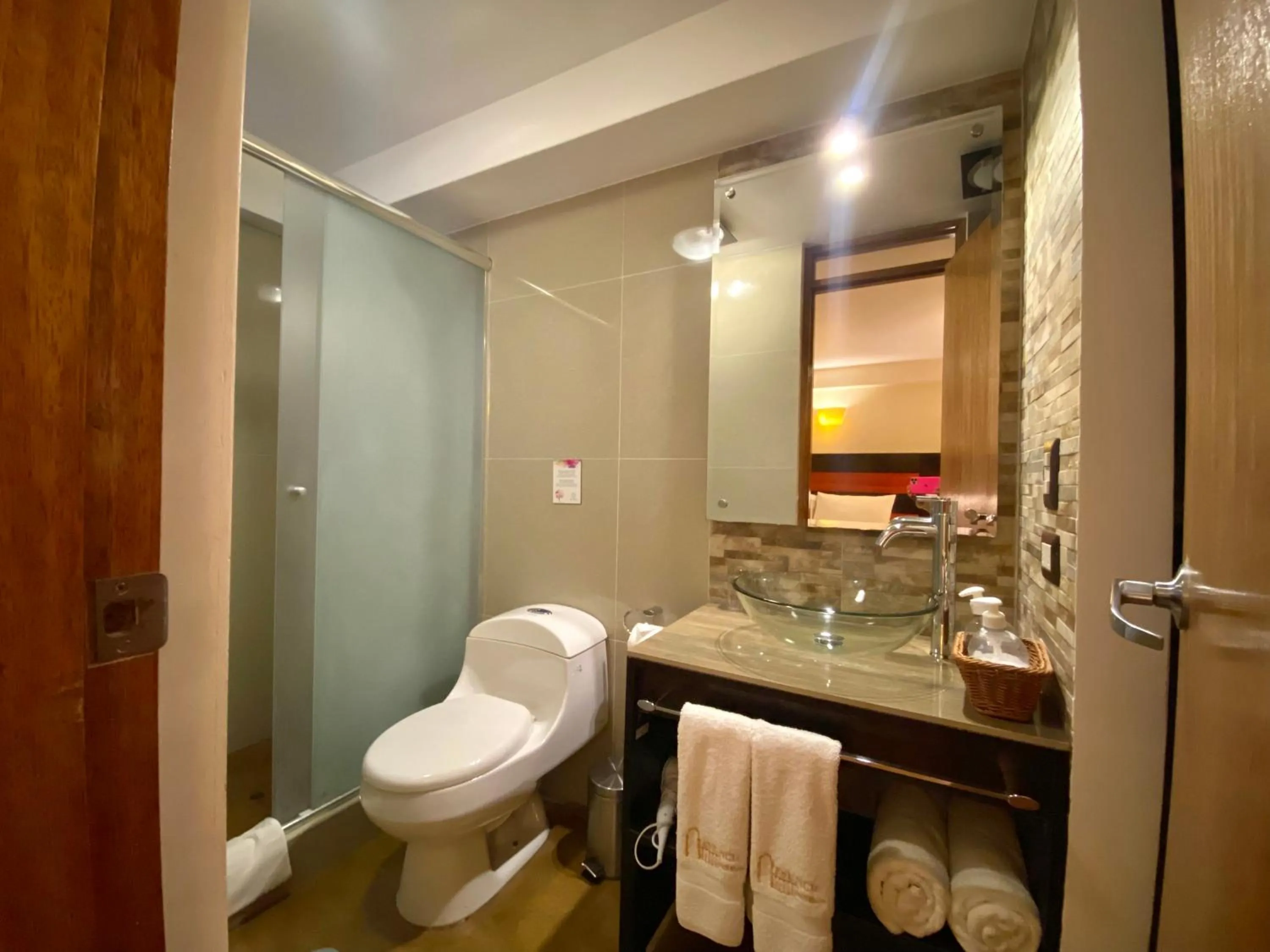 Shower in Mistico San Blas Boutique