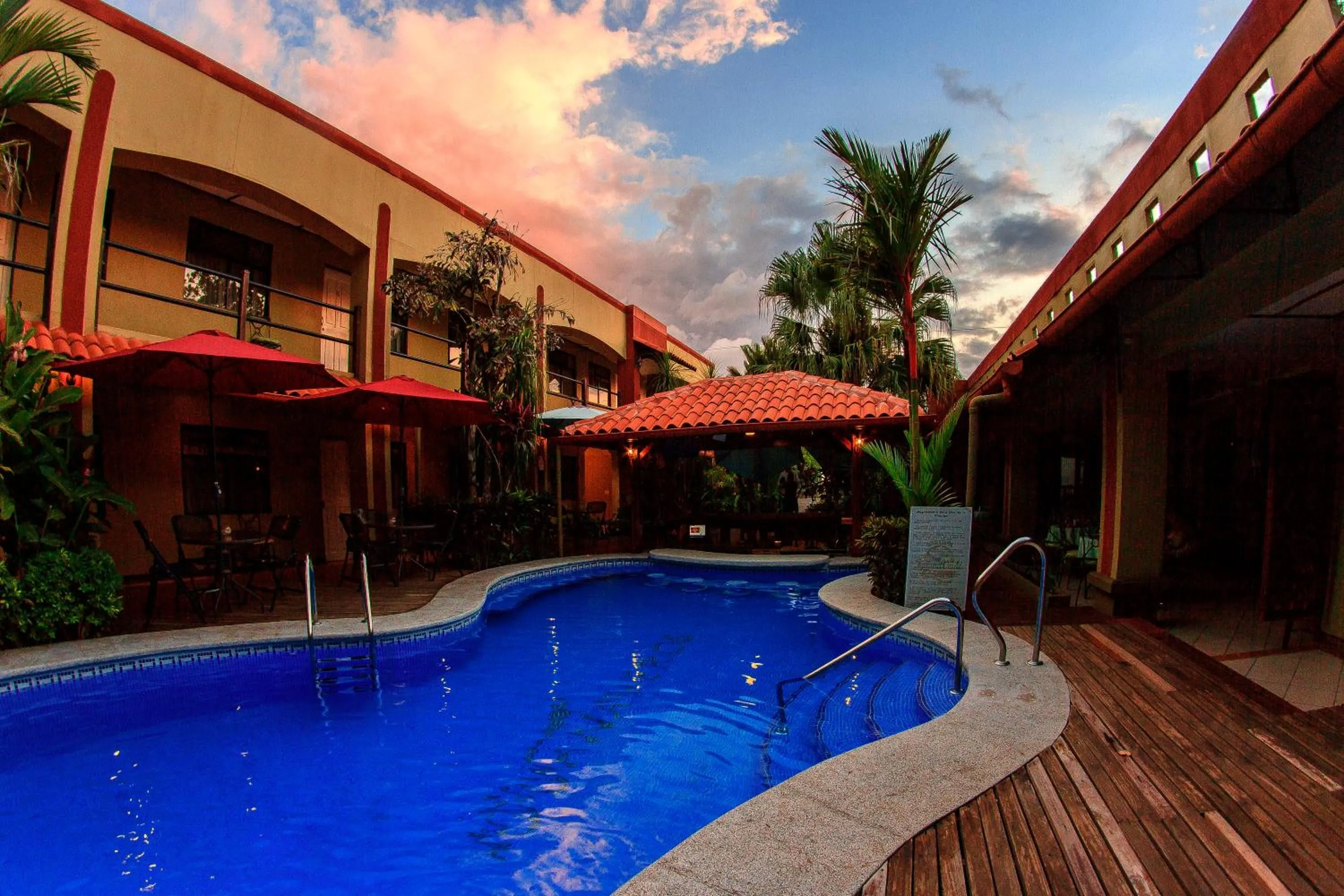 Swimming pool in Hotel Iguana Verde
