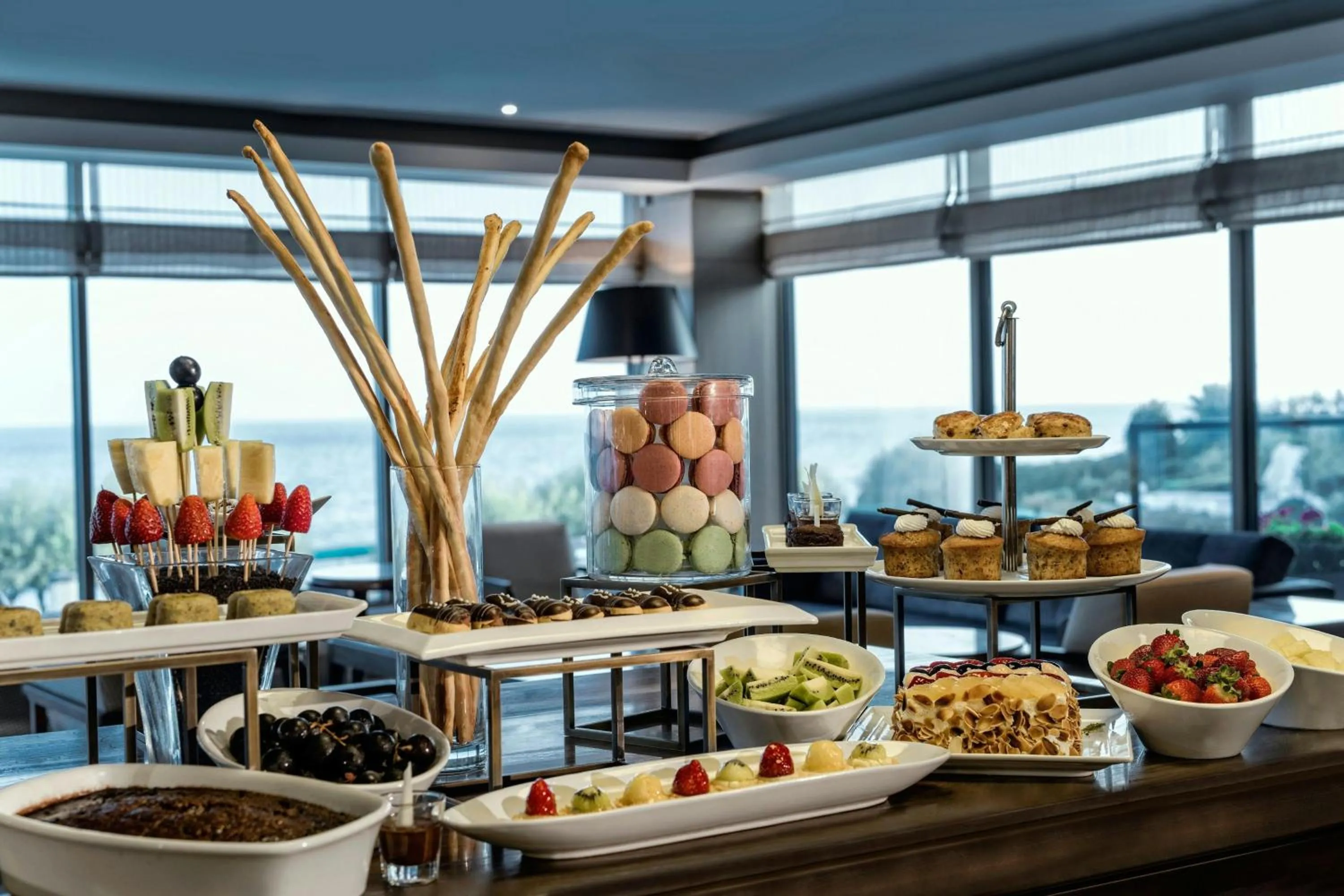 Lounge or bar in Renaissance Polat Istanbul Hotel