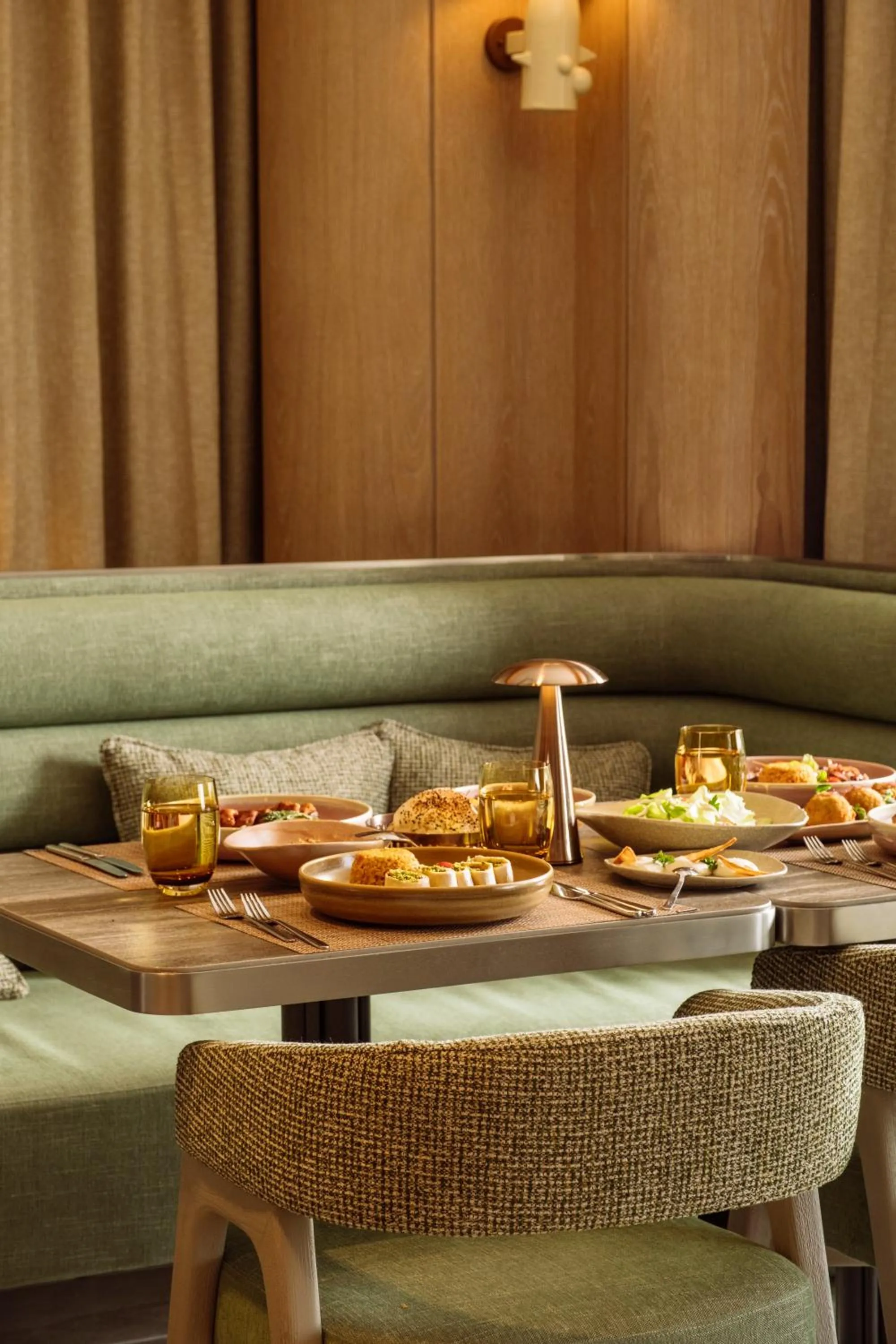 Restaurant/places to eat in Renaissance Polat Istanbul Hotel