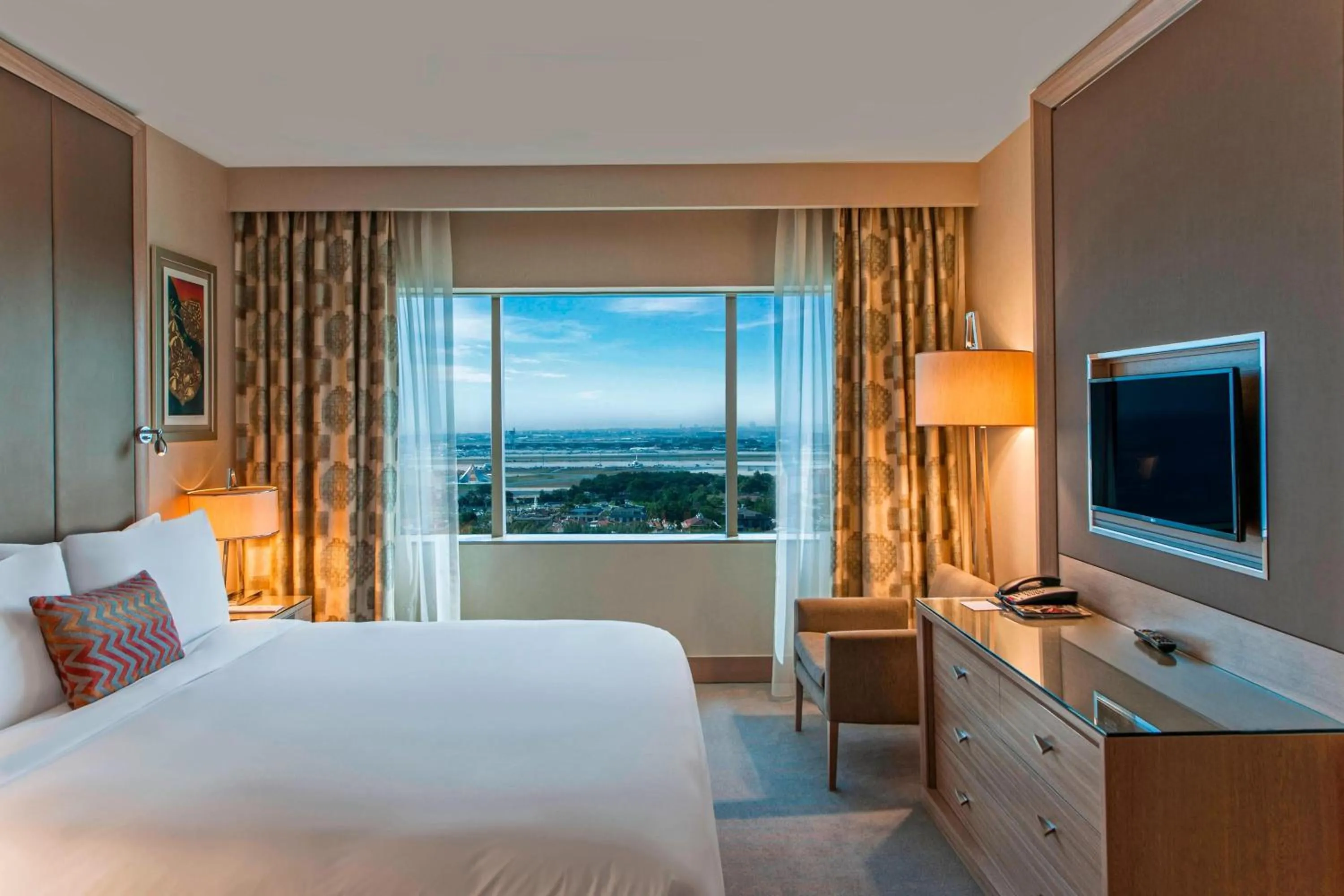 Photo of the whole room, Bed in Renaissance Polat Istanbul Hotel