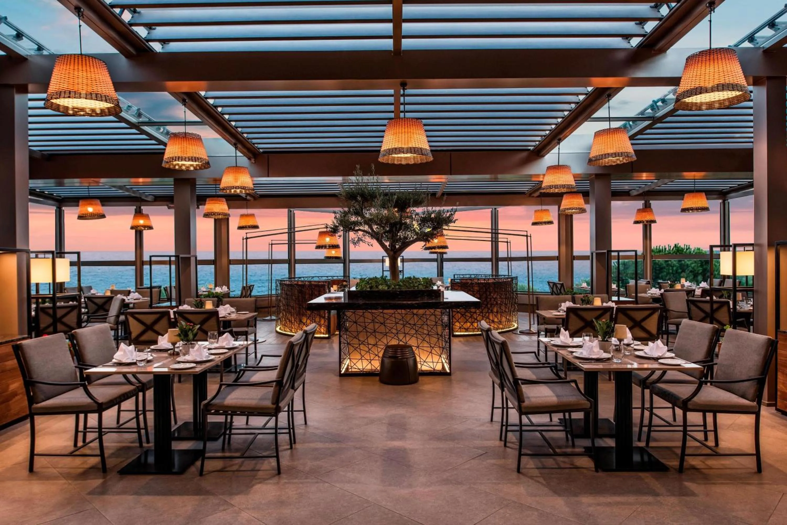 Restaurant/places to eat in Renaissance Polat Istanbul Hotel