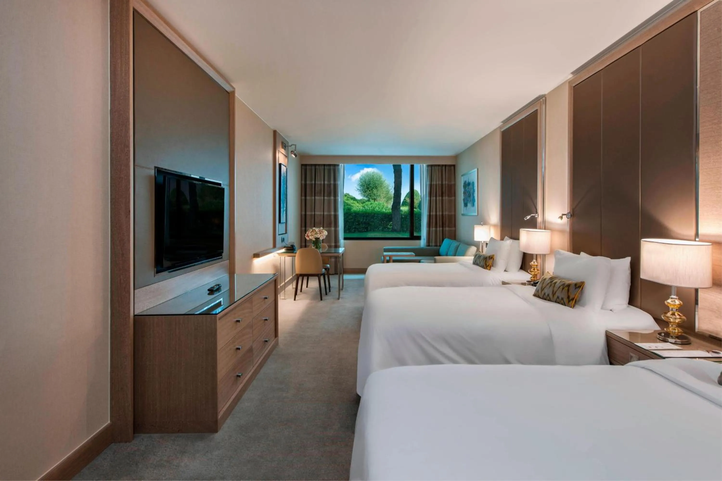 Photo of the whole room, Bed in Renaissance Polat Istanbul Hotel