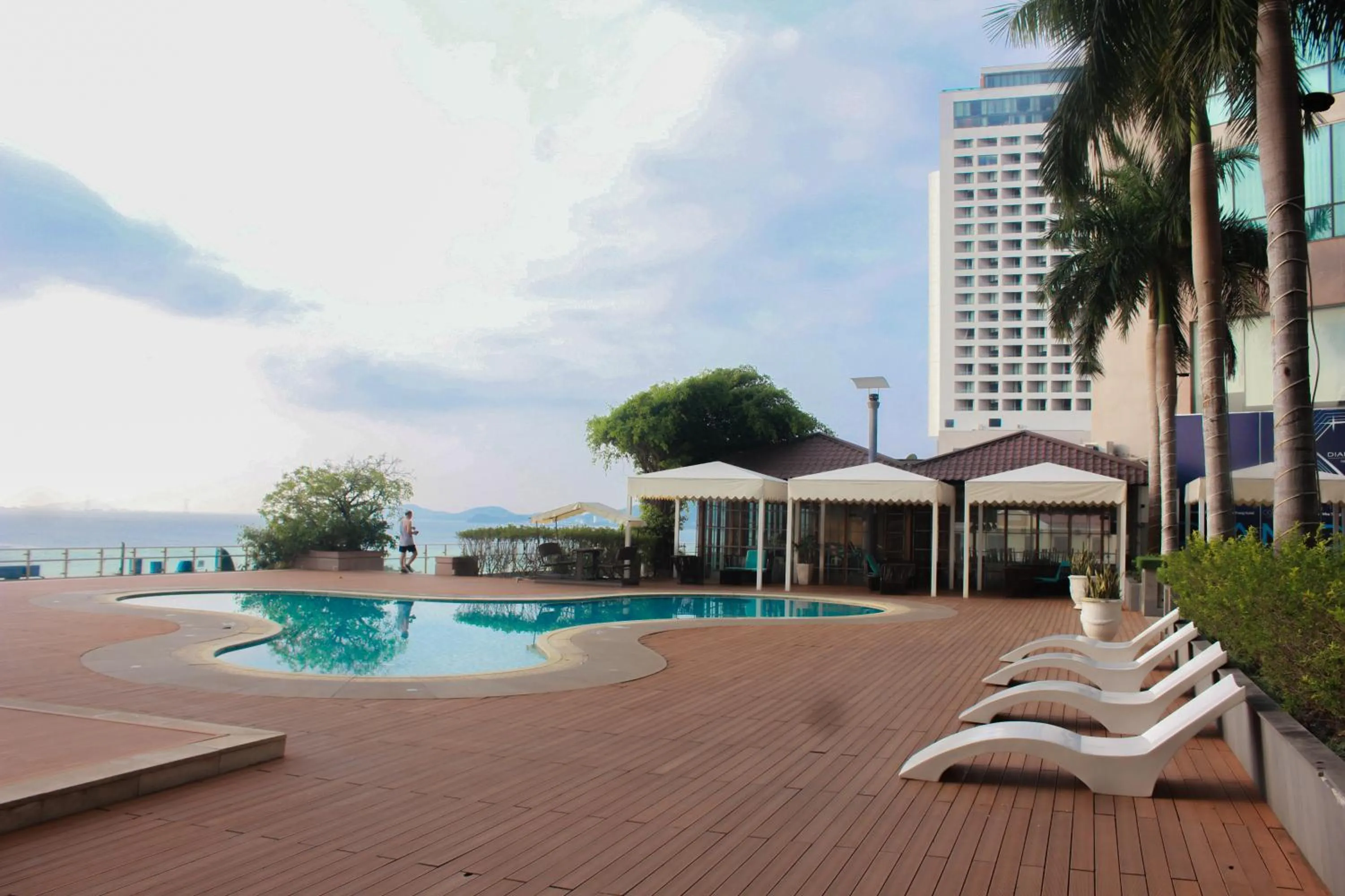 Swimming pool in Diamond Bay Hotel